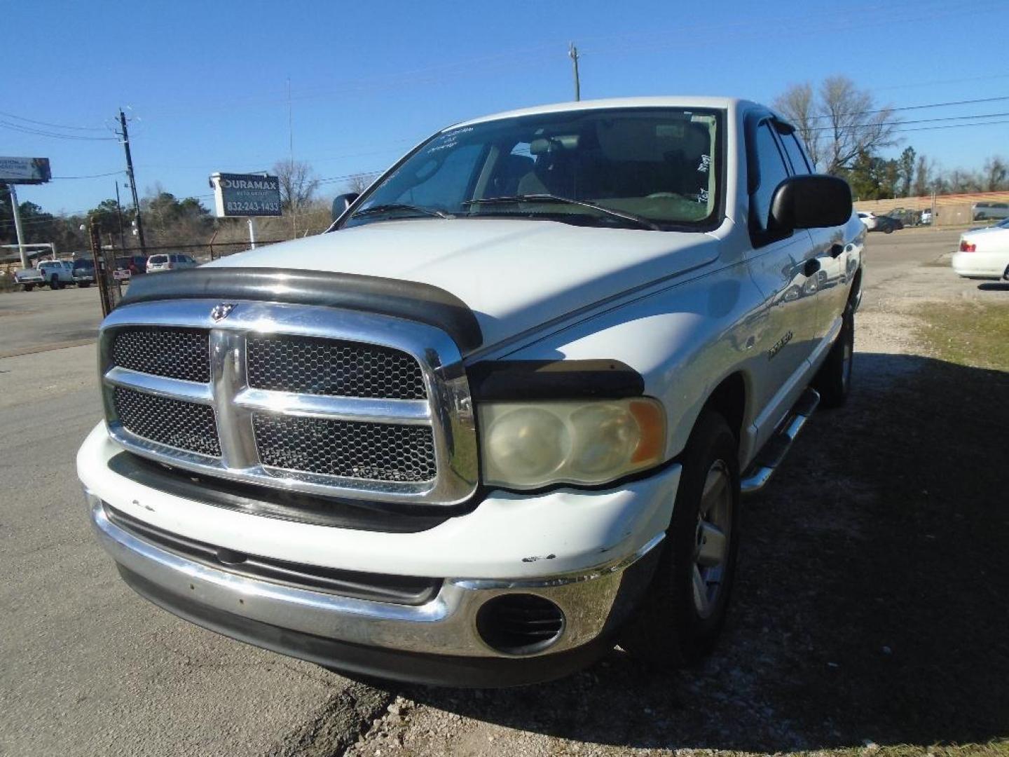 2003 WHITE DODGE RAM 1500 ST Quad Cab Short Bed 2WD (1D7HA18N13S) with an 4.7L V8 SOHC 16V engine, AUTOMATIC transmission, located at 2303 West Mt. Houston, Houston, Texas, 77038, (281) 507-3956, 29.771597, -95.339569 - Photo#4