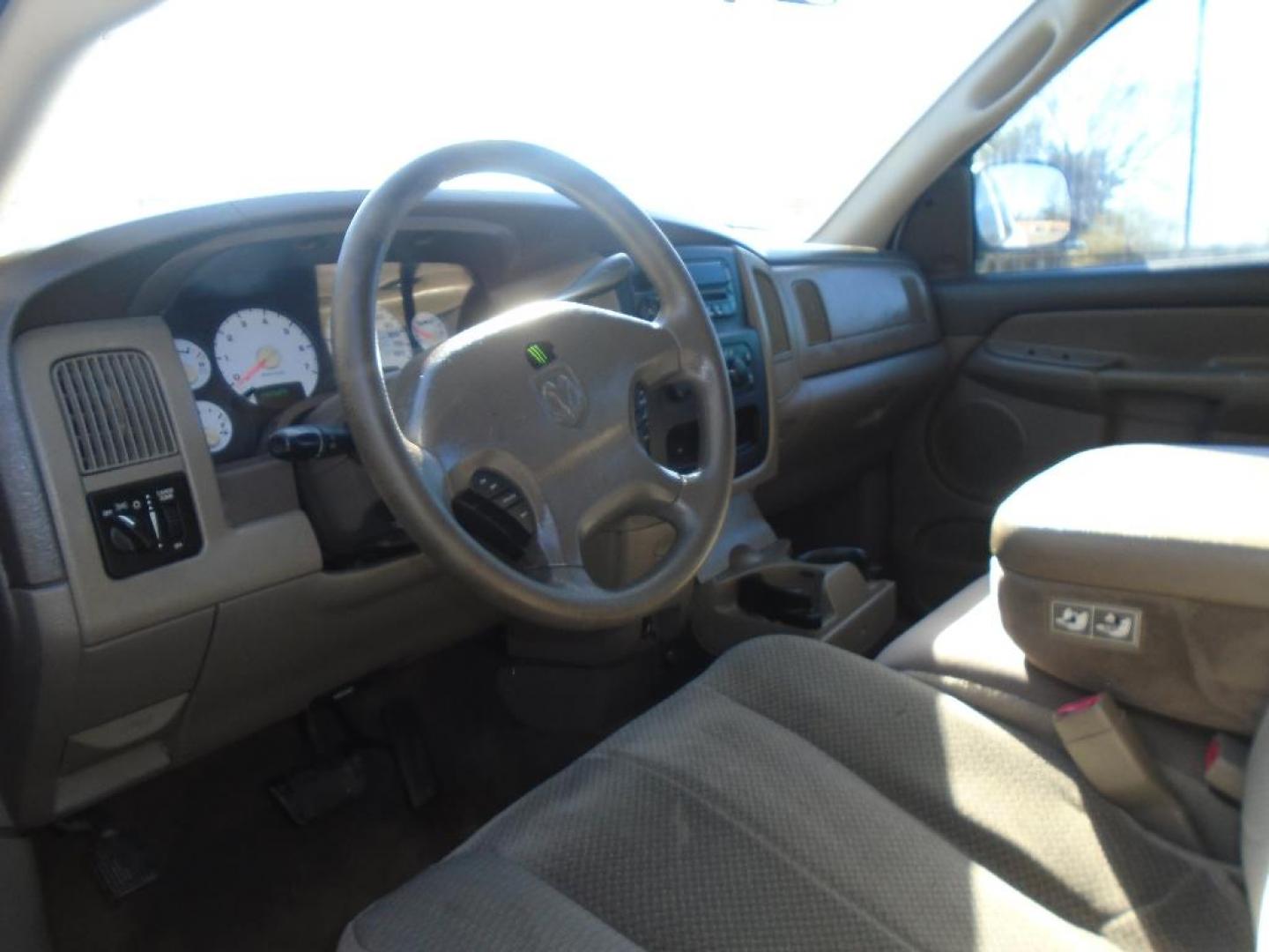 2003 WHITE DODGE RAM 1500 ST Quad Cab Short Bed 2WD (1D7HA18N13S) with an 4.7L V8 SOHC 16V engine, AUTOMATIC transmission, located at 2303 West Mt. Houston, Houston, Texas, 77038, (281) 507-3956, 29.771597, -95.339569 - Photo#5