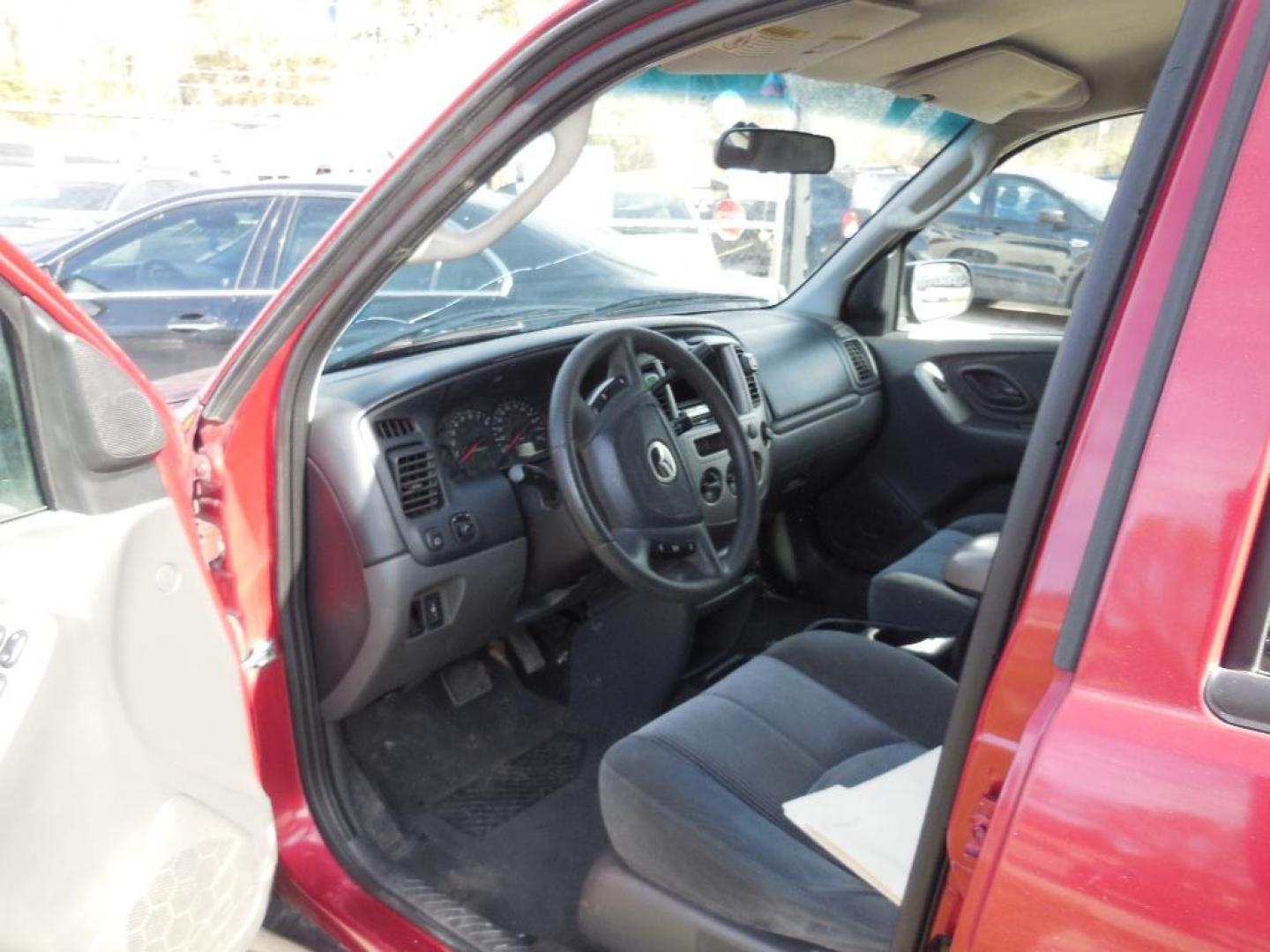 2003 RED MAZDA TRIBUTE LX (4F2YZ04153K) with an 3.0L V6 DOHC 24V engine, AUTOMATIC transmission, located at 2303 West Mt. Houston, Houston, 77038, (281) 507-3956, 29.771597, -95.339569 - Photo#3