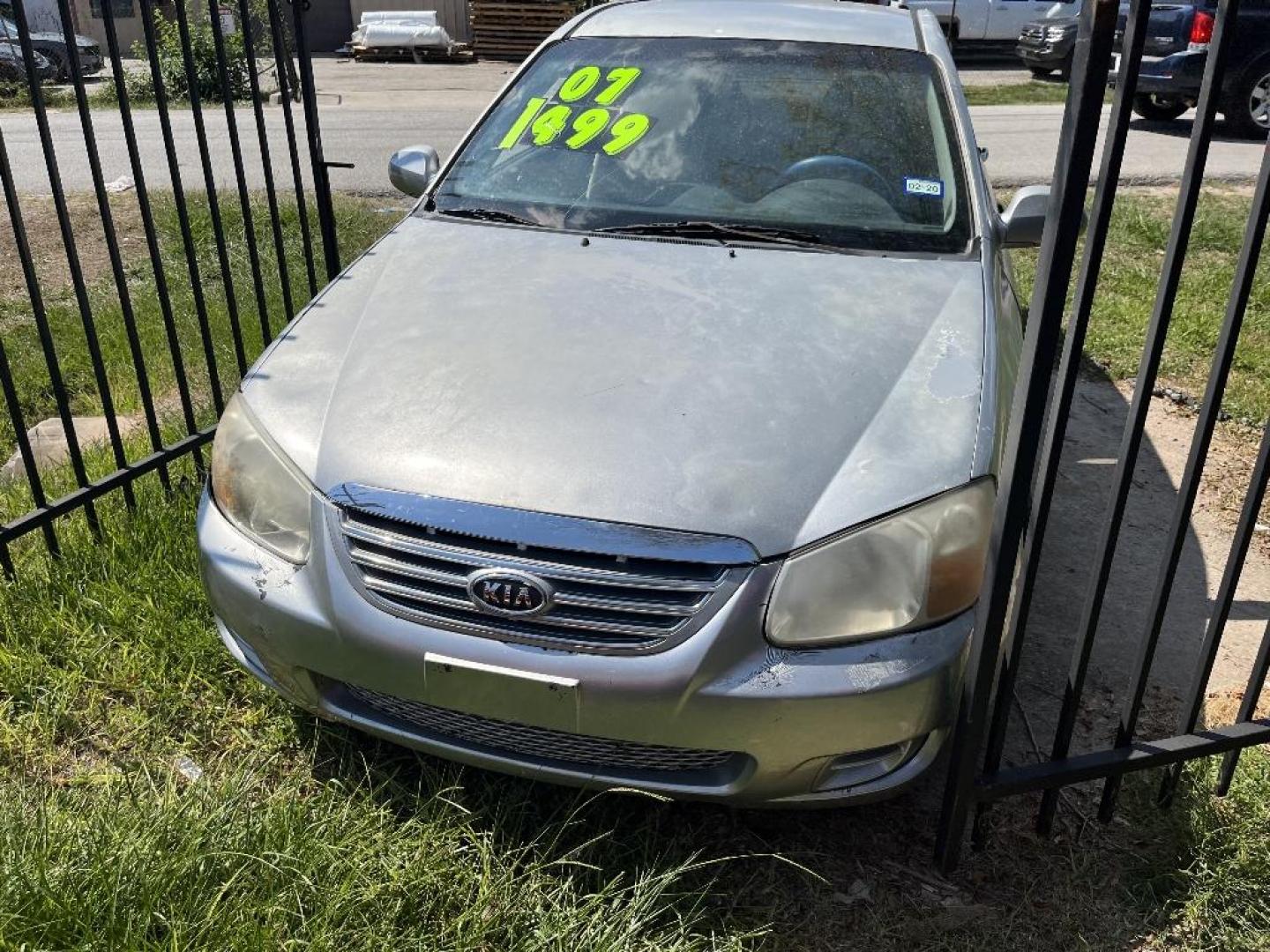 2007 GRAY KIA SPECTRA LX (KNAFE121875) with an 2.0L L4 DOHC 16V engine, AUTOMATIC transmission, located at 2303 West Mt. Houston, Houston, 77038, (281) 507-3956, 29.771597, -95.339569 - Photo#4