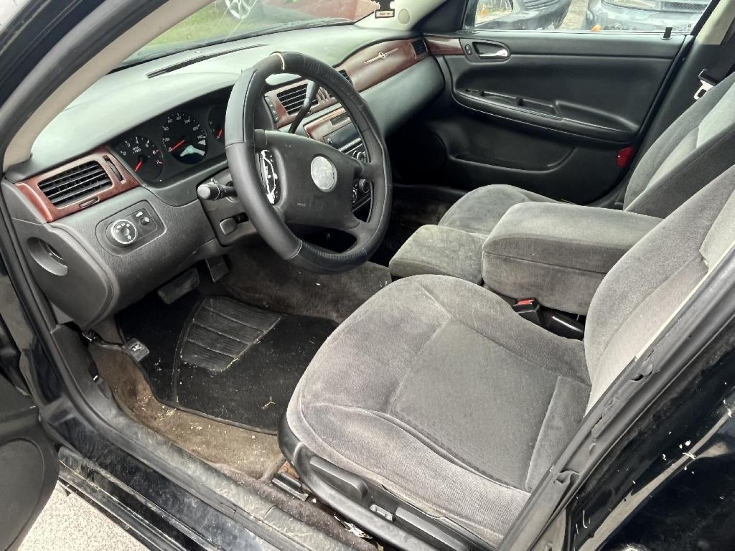 2008 BLACK CHEVROLET IMPALA LS (2G1WB58K681) with an 3.5L V6 OHV 16V FFV engine, AUTOMATIC transmission, located at 2303 West Mt. Houston, Houston, Texas, 77038, (281) 507-3956, 29.771597, -95.339569 - Photo#2