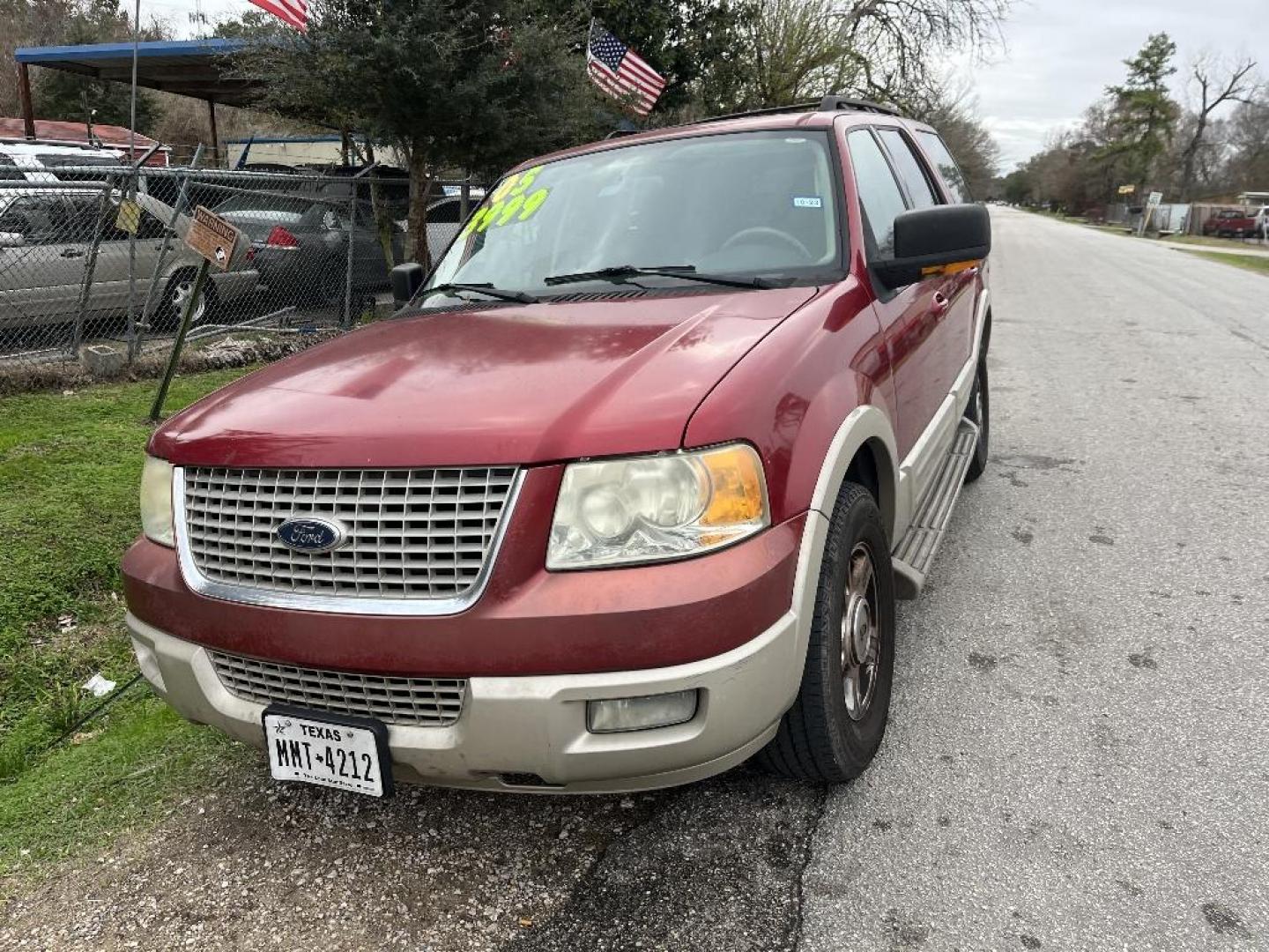 2005 RED FORD EXPEDITION Eddie Bauer 2WD (1FMPU17565L) with an 5.4L V8 SOHC 16V engine, AUTOMATIC transmission, located at 2303 West Mt. Houston, Houston, 77038, (281) 507-3956, 29.771597, -95.339569 - Photo#5