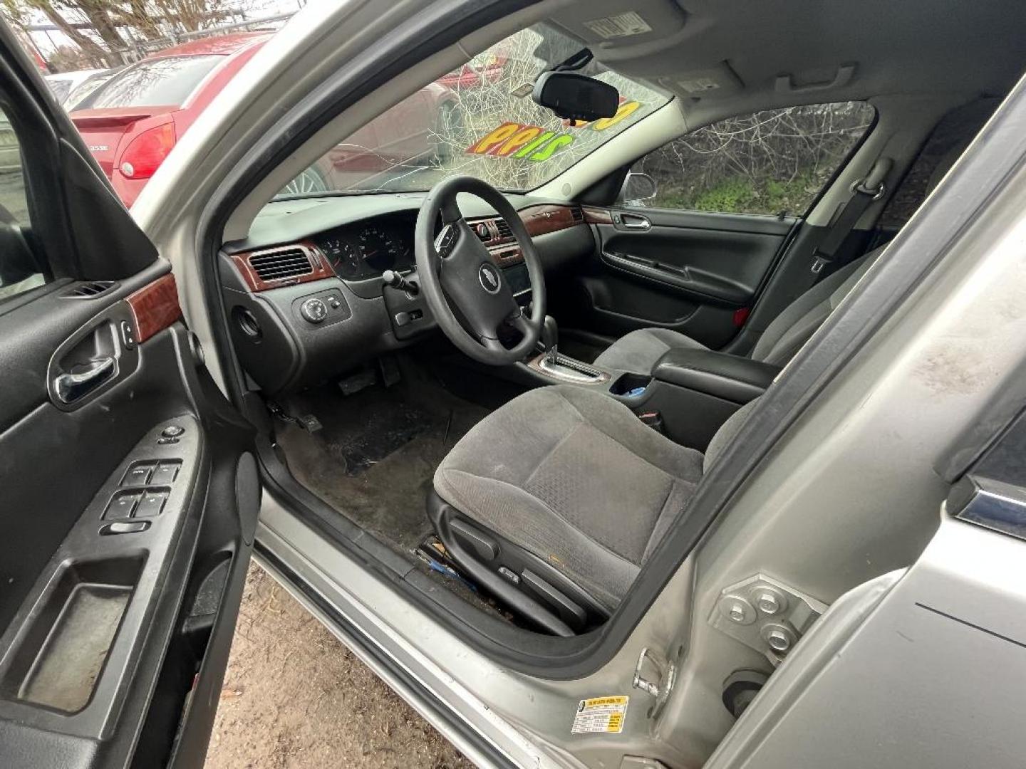 2008 GRAY CHEVROLET IMPALA LS (2G1WB58K189) with an 3.5L V6 OHV 16V FFV engine, AUTOMATIC transmission, located at 2303 West Mt. Houston, Houston, Texas, 77038, (281) 507-3956, 29.771597, -95.339569 - Photo#2