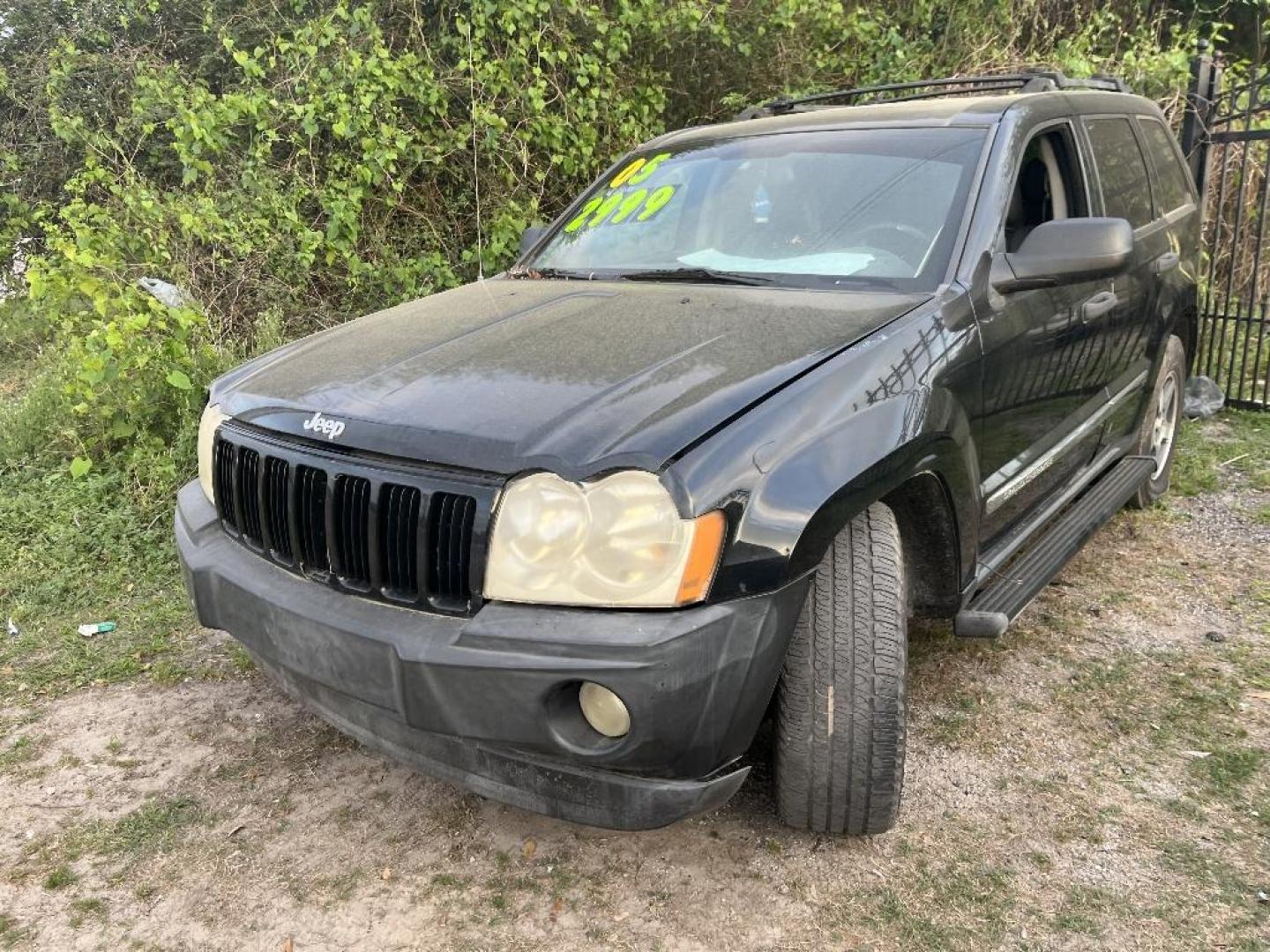 2005 BLACK JEEP GRAND CHEROKEE Laredo 4WD (1J4GR48K25C) with an 3.7L V6 SOHC 12V engine, AUTOMATIC transmission, located at 2303 West Mt. Houston, Houston, 77038, (281) 507-3956, 29.771597, -95.339569 - Photo#3