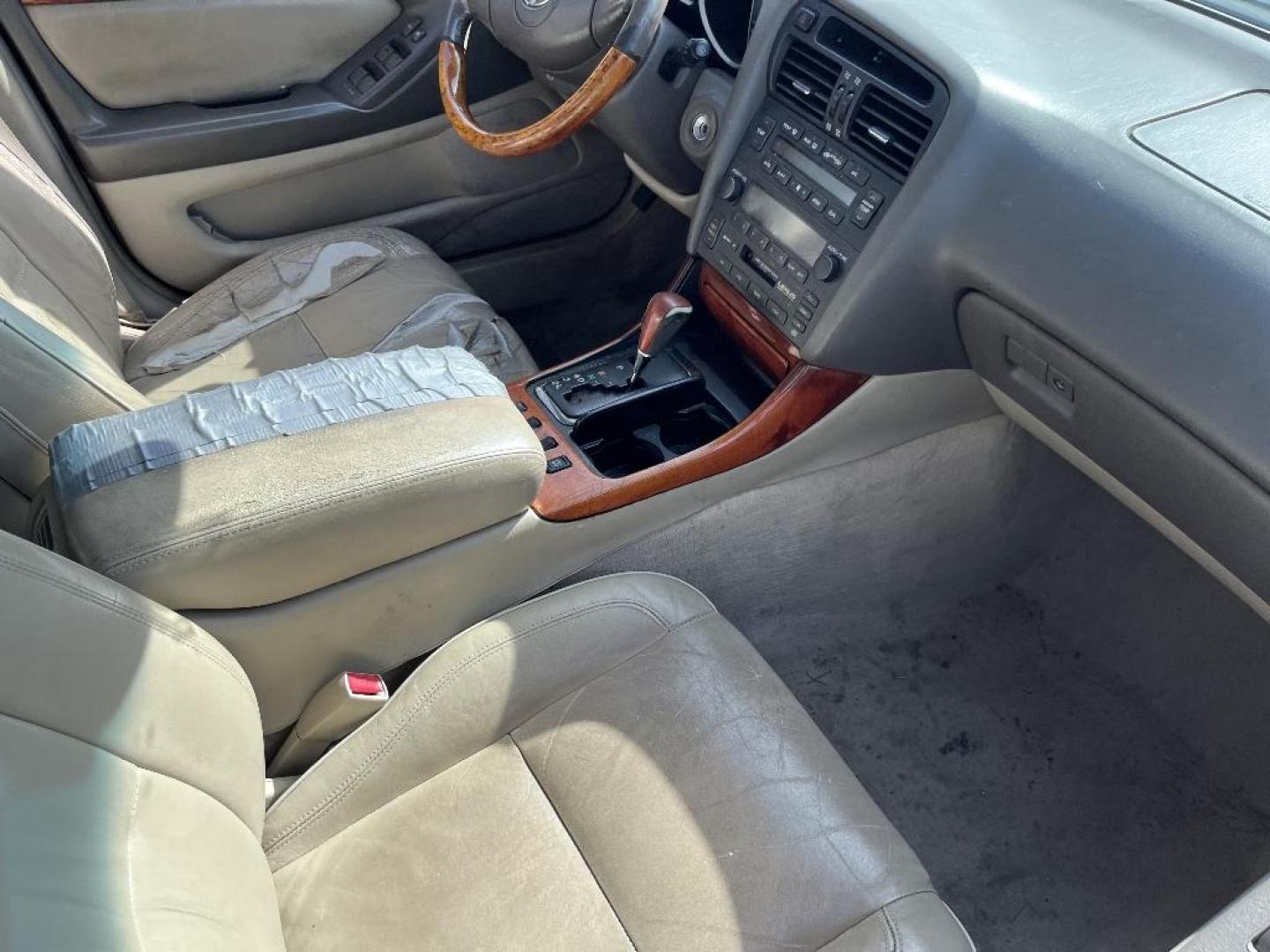 2001 BLUE LEXUS GS GS 430 (JT8BL69S510) with an 4.3L V8 DOHC 32V engine, AUTOMATIC transmission, located at 2303 West Mt. Houston, Houston, Texas, 77038, (281) 507-3956, 29.771597, -95.339569 - Photo#4