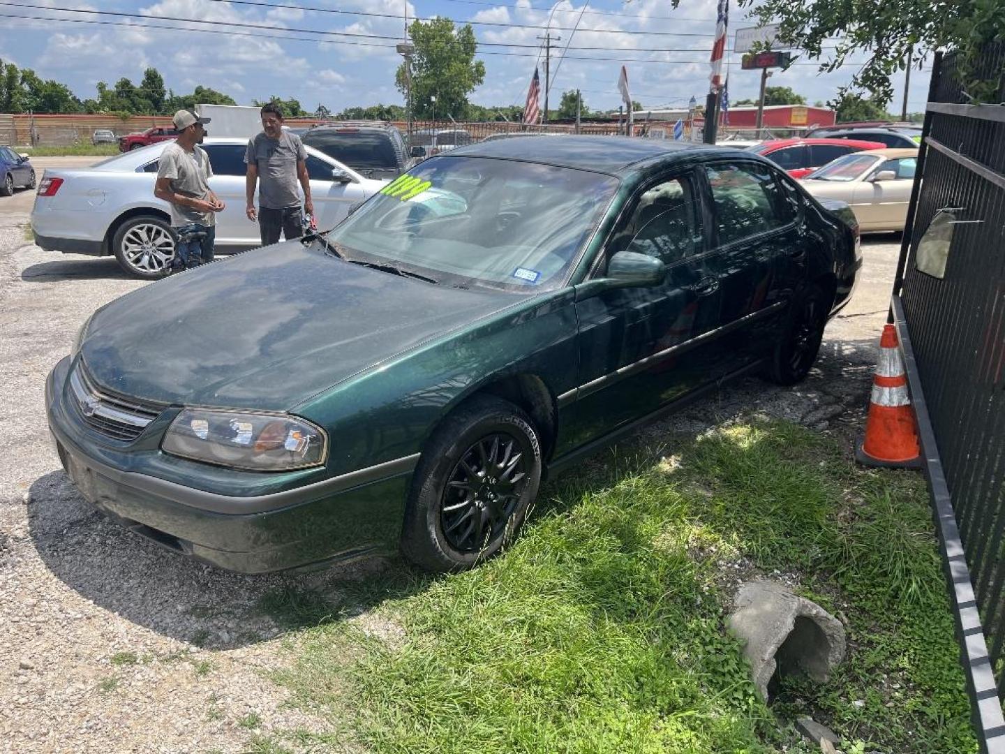 2002 GREEN CHEVROLET IMPALA Base (2G1WF52E629) with an 3.4L V6 OHV 12V engine, AUTOMATIC transmission, located at 2303 West Mt. Houston, Houston, Texas, 77038, (281) 507-3956, 29.771597, -95.339569 - Photo#3