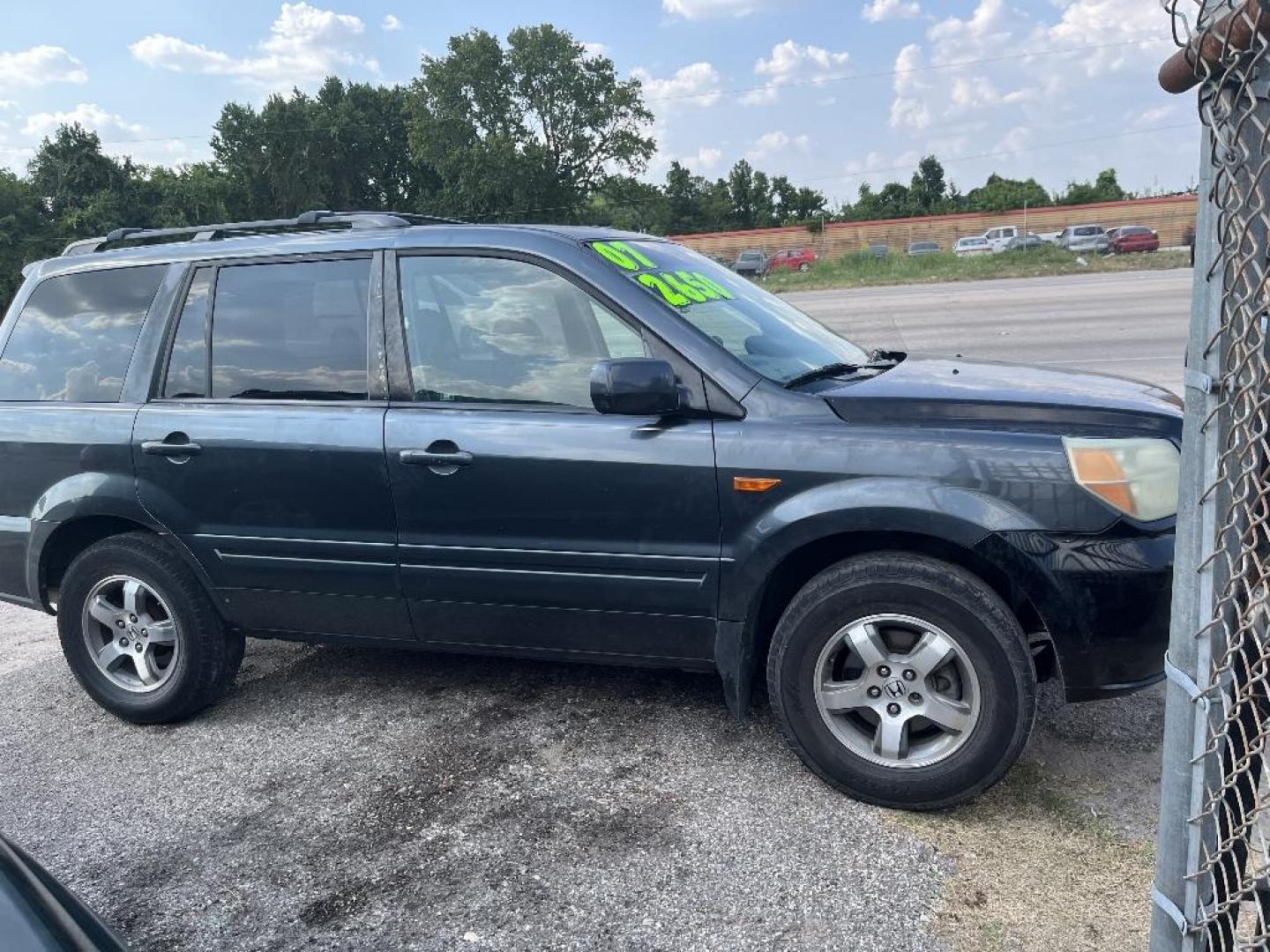 2007 GRAY HONDA PILOT EX 2WD (5FNYF28437B) with an 3.5L V6 SOHC 24V engine, AUTOMATIC transmission, located at 2303 West Mt. Houston, Houston, 77038, (281) 507-3956, 29.771597, -95.339569 - Photo#0