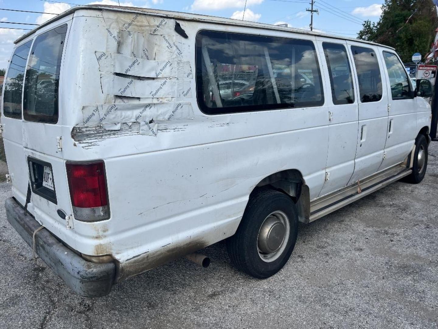 1998 WHITE FORD CLUB WAGON XL Super (1FBSS31L6WH) with an 5.4L V8 SOHC 16V engine, AUTOMATIC transmission, located at 2303 West Mt. Houston, Houston, 77038, (281) 507-3956, 29.771597, -95.339569 - Photo#5