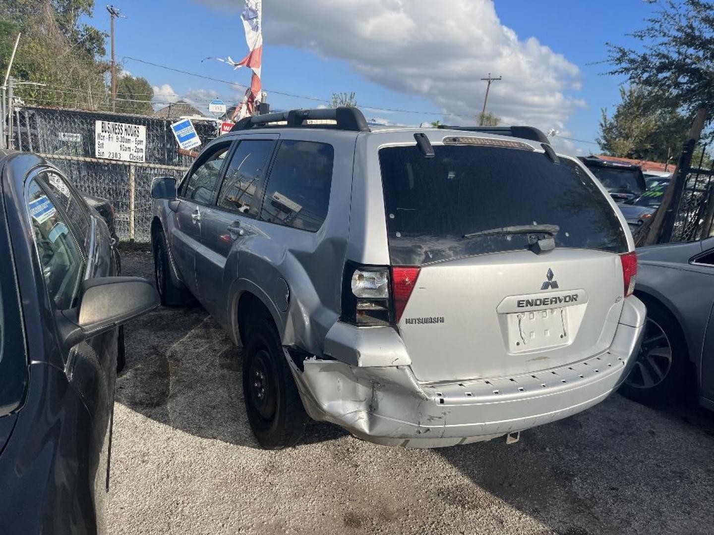 2008 GRAY MITSUBISHI ENDEAVOR SE 2WD (4A4MM31S68E) with an 3.8L V6 SOHC 24V engine, AUTOMATIC transmission, located at 2303 West Mt. Houston, Houston, 77038, (281) 507-3956, 29.771597, -95.339569 - Photo#2