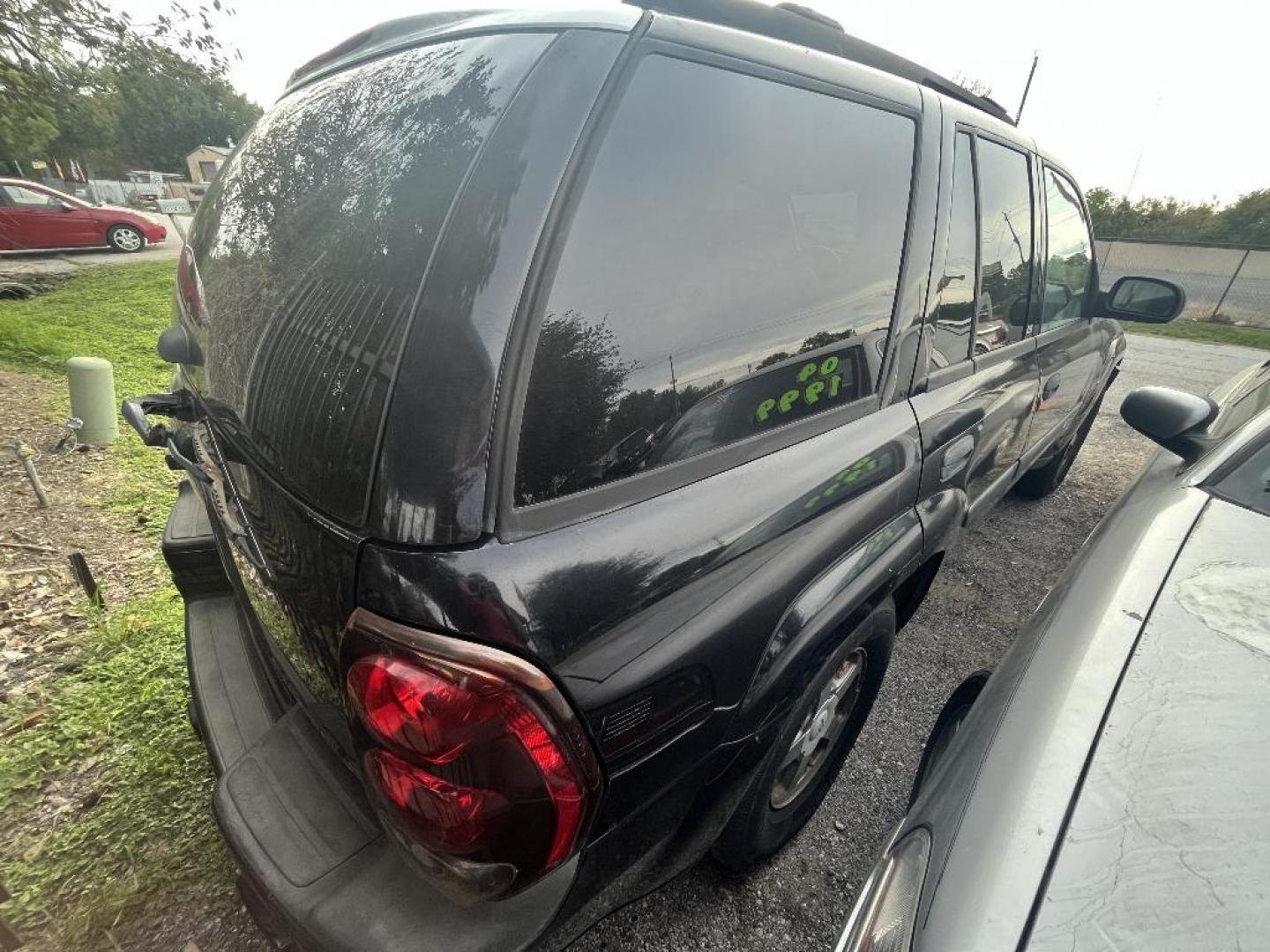 2004 BLUE CHEVROLET TRAILBLAZER LS 2WD (1GNDS13S942) with an 4.2L L6 DOHC 24V engine, AUTOMATIC transmission, located at 2303 West Mt. Houston, Houston, Texas, 77038, (281) 507-3956, 29.771597, -95.339569 - Photo#2