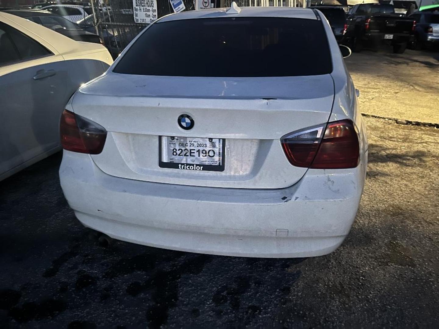 2007 WHITE BMW 3-SERIES 328xi (WBAVC73577K) with an 3.0L L6 DOHC 24V engine, AUTOMATIC transmission, located at 2303 West Mt. Houston, Houston, 77038, (281) 507-3956, 29.771597, -95.339569 - Photo#3