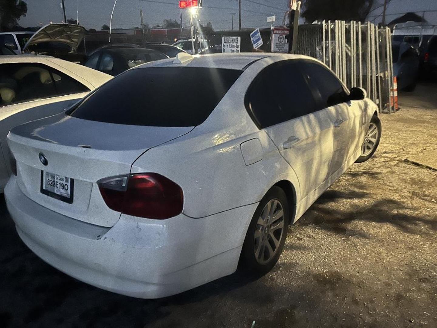 2007 WHITE BMW 3-SERIES 328xi (WBAVC73577K) with an 3.0L L6 DOHC 24V engine, AUTOMATIC transmission, located at 2303 West Mt. Houston, Houston, 77038, (281) 507-3956, 29.771597, -95.339569 - Photo#4