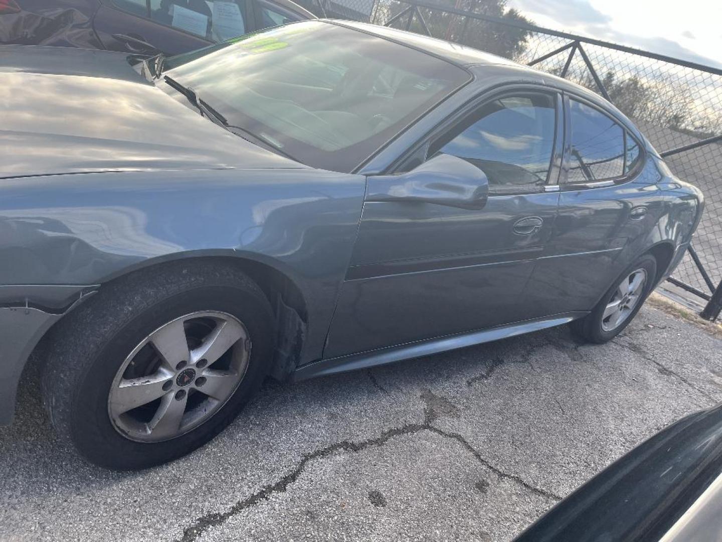 2006 BLUE PONTIAC GRAND PRIX Base (2G2WP552X61) with an 3.8L V6 OHV 12V engine, AUTOMATIC transmission, located at 2303 West Mt. Houston, Houston, 77038, (281) 507-3956, 29.771597, -95.339569 - Photo#1