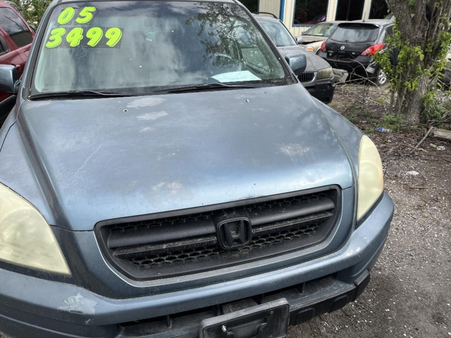 2005 GRAY HONDA PILOT EX w/ Leather and Navigation (2HKYF18795H) with an 3.5L V6 SOHC 24V engine, AUTOMATIC transmission, located at 2303 West Mt. Houston, Houston, 77038, (281) 507-3956, 29.771597, -95.339569 - Photo#0