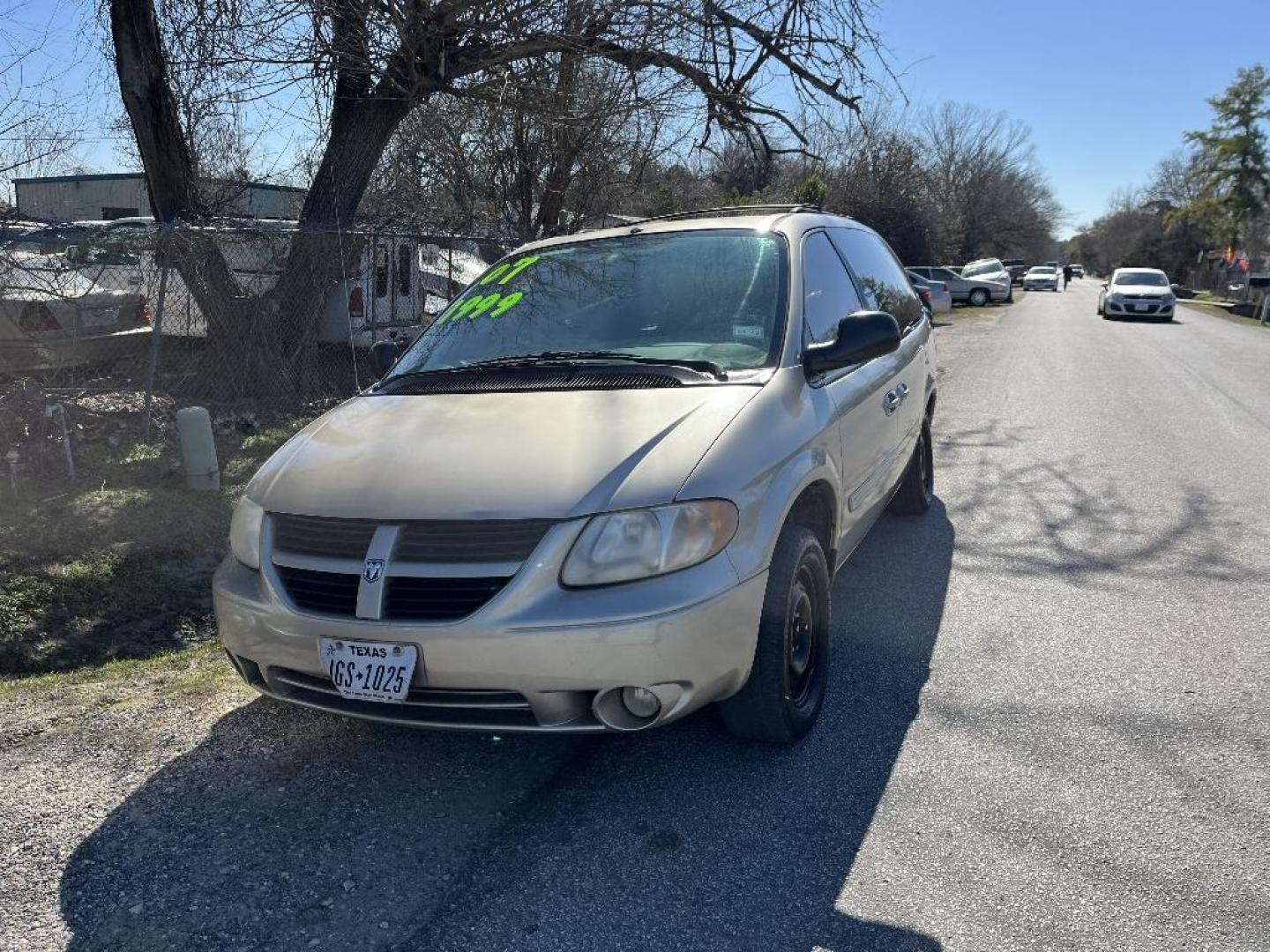 2007 BROWN DODGE GRAND CARAVAN SXT (2D4GP44L87R) with an 3.8L V6 OHV 12V engine, AUTOMATIC transmission, located at 2303 West Mt. Houston, Houston, Texas, 77038, (281) 507-3956, 29.771597, -95.339569 - Photo#0