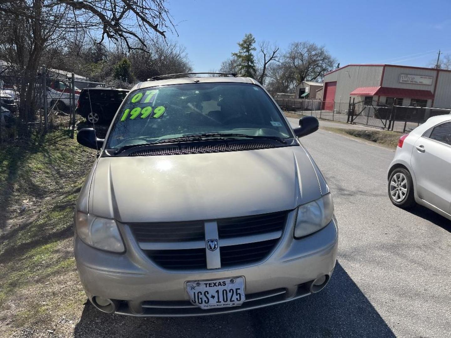 2007 BROWN DODGE GRAND CARAVAN SXT (2D4GP44L87R) with an 3.8L V6 OHV 12V engine, AUTOMATIC transmission, located at 2303 West Mt. Houston, Houston, Texas, 77038, (281) 507-3956, 29.771597, -95.339569 - Photo#5