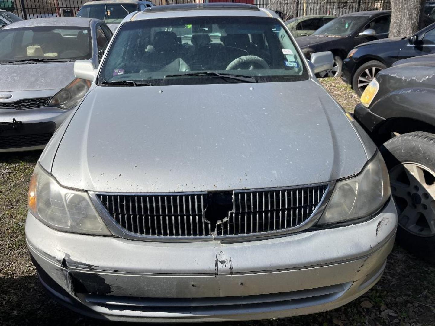 2000 BROWN TOYOTA AVALON XL (4T1BF28B2YU) with an 3.0L V6 DOHC 24V engine, AUTOMATIC transmission, located at 2303 West Mt. Houston, Houston, 77038, (281) 507-3956, 29.771597, -95.339569 - Photo#0