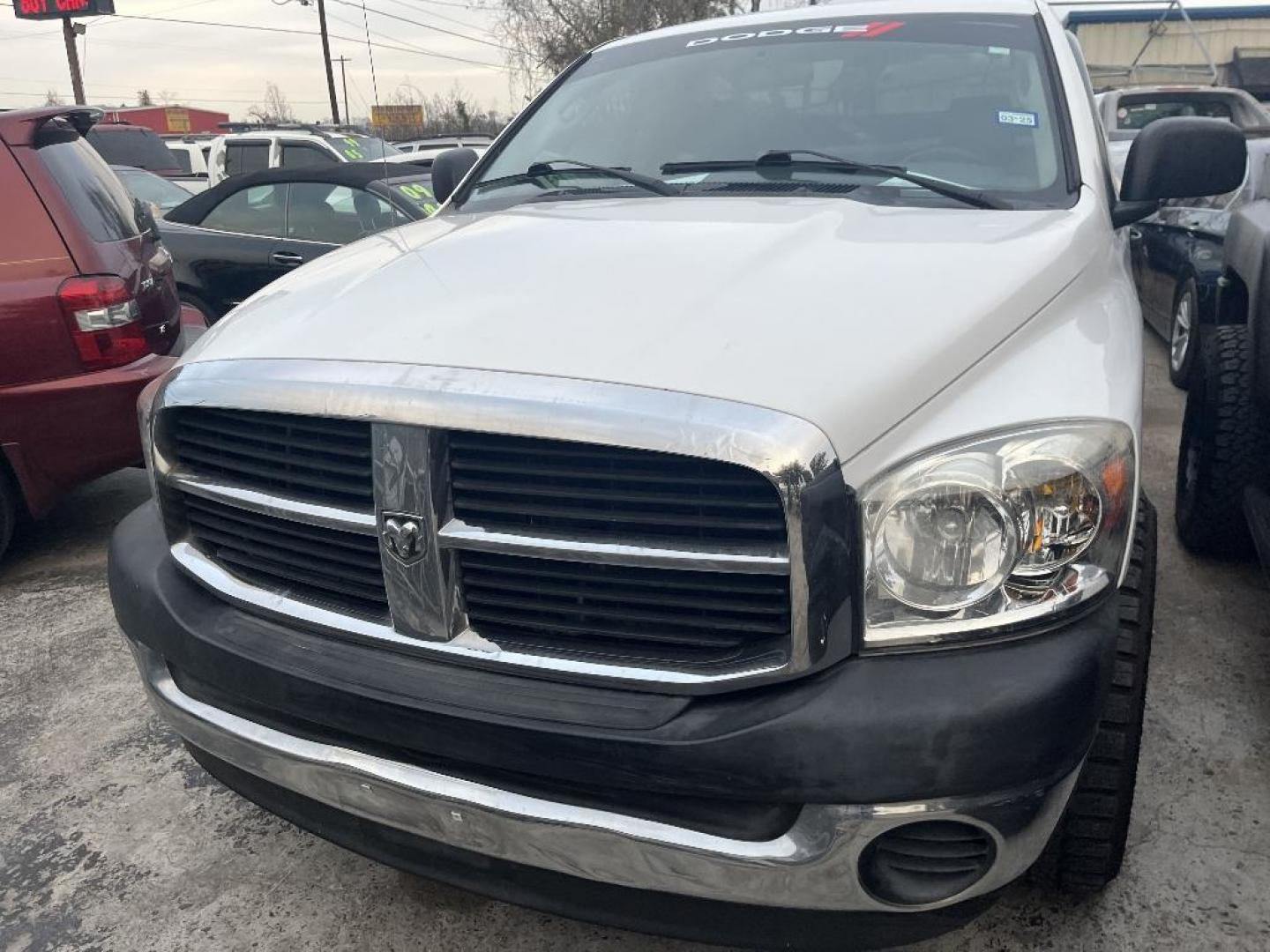 2006 WHITE DODGE RAM 1500 Laramie 2WD (1D7HA16N16J) with an 4.7L V8 SOHC 16V engine, AUTOMATIC transmission, located at 2303 West Mt. Houston, Houston, 77038, (281) 507-3956, 29.771597, -95.339569 - Photo#0