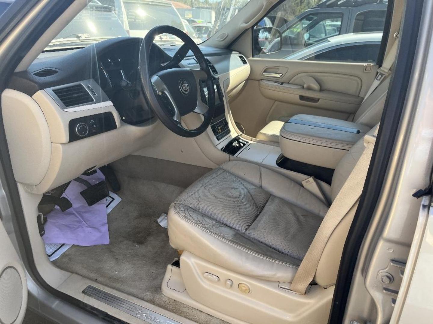 2008 GOLD CADILLAC ESCALADE 2WD (1GYEC63818R) with an 6.2L V8 OHV 16V engine, AUTOMATIC transmission, located at 2303 West Mt. Houston, Houston, Texas, 77038, (281) 507-3956, 29.771597, -95.339569 - Photo#4