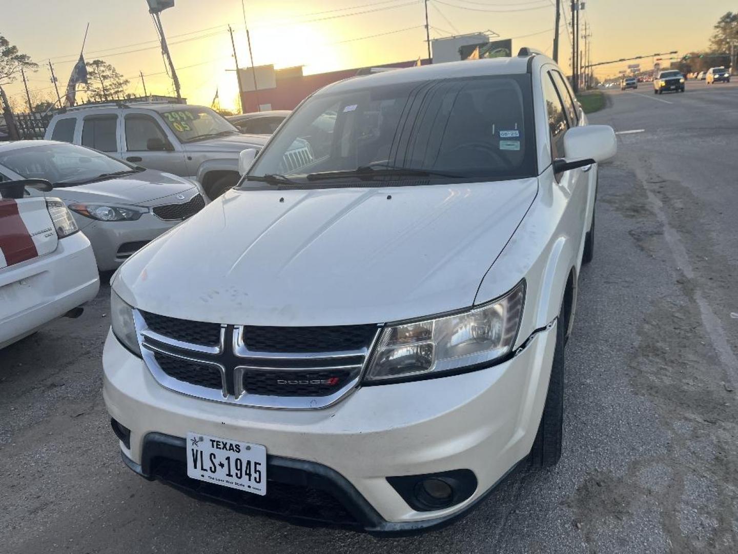 2013 WHITE DODGE JOURNEY Crew (3C4PDCDG8DT) with an 3.6L V6 DOHC 24V engine, AUTOMATIC transmission, located at 2303 West Mt. Houston, Houston, 77038, (281) 507-3956, 29.771597, -95.339569 - Photo#1