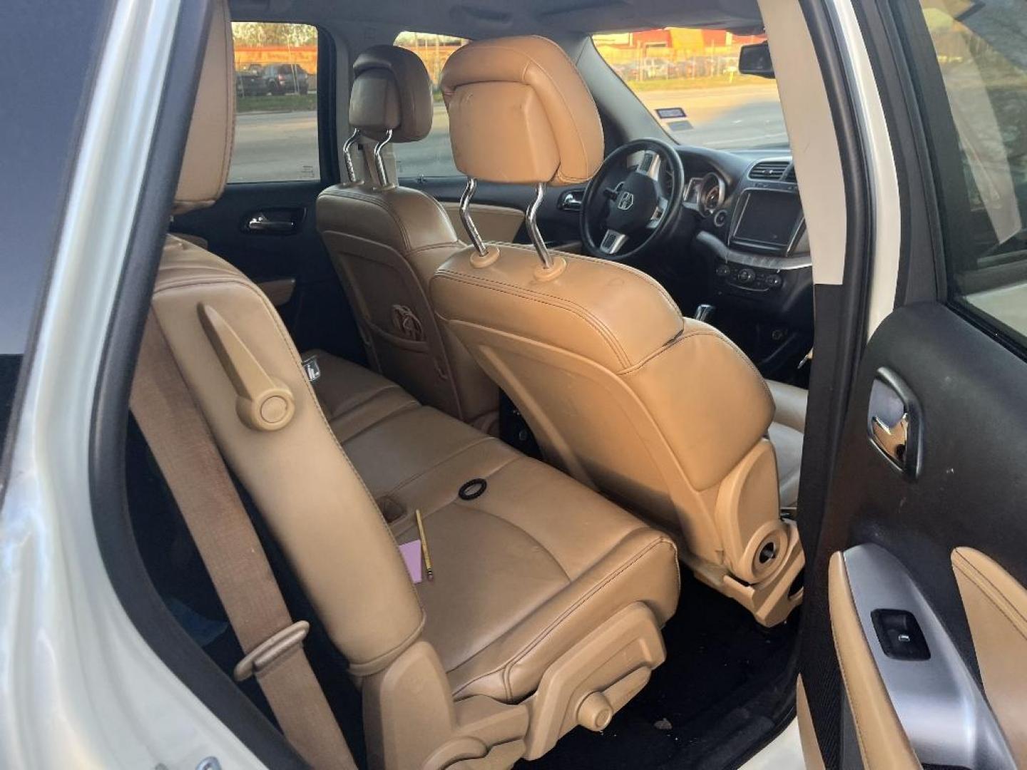 2013 WHITE DODGE JOURNEY Crew (3C4PDCDG8DT) with an 3.6L V6 DOHC 24V engine, AUTOMATIC transmission, located at 2303 West Mt. Houston, Houston, 77038, (281) 507-3956, 29.771597, -95.339569 - Photo#4