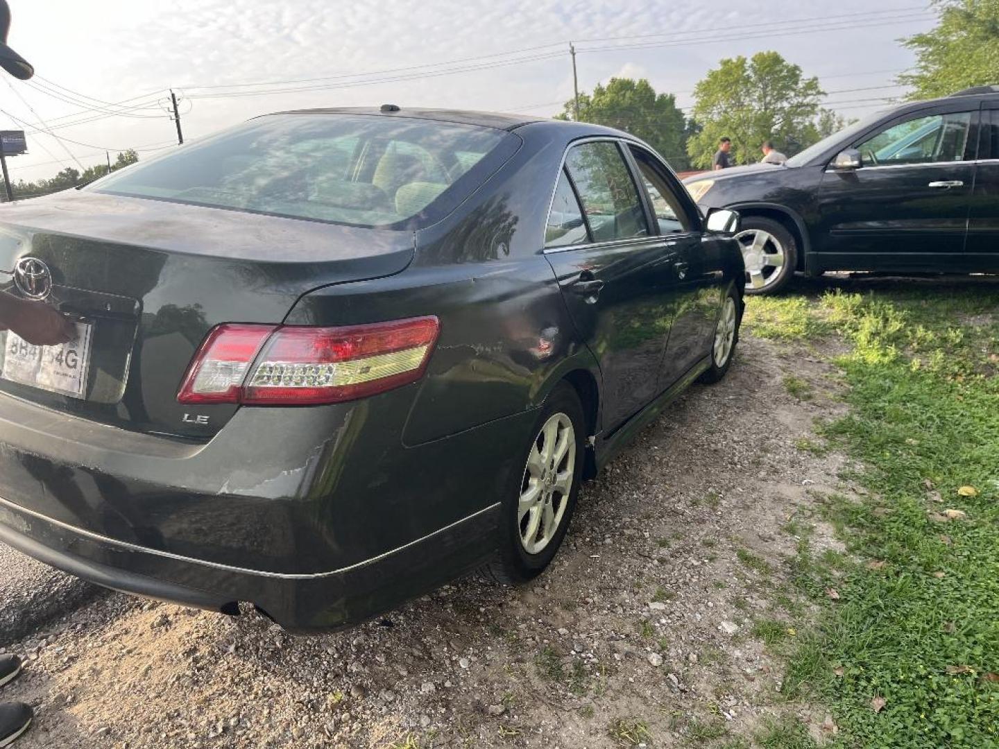 2011 GREEN TOYOTA CAMRY SE 6-Spd MT (4T1BF3EKXBU) with an 2.5L L4 DOHC 16V engine, AUTOMATIC transmission, located at 2303 West Mt. Houston, Houston, 77038, (281) 507-3956, 29.771597, -95.339569 - Photo#3