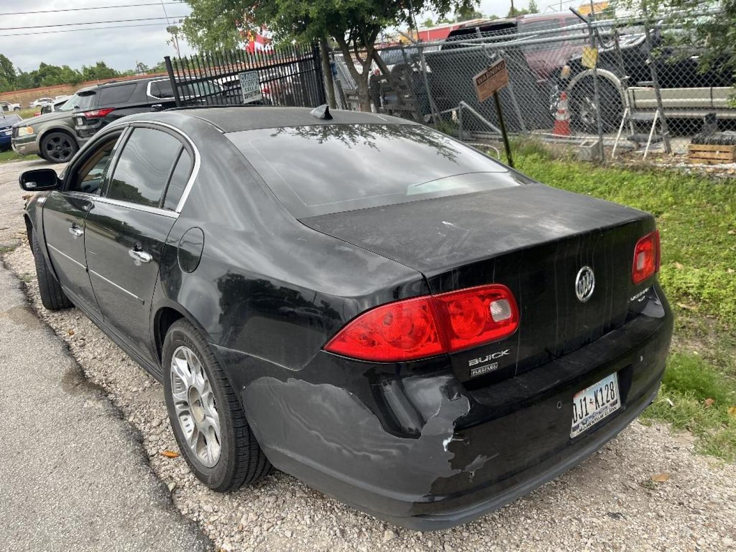 2011 BLACK BUICK LUCERNE CXL (1G4HC5EM6BU) with an 3.9L V6 OHV 12V engine, AUTOMATIC transmission, located at 2303 West Mt. Houston, Houston, Texas, 77038, (281) 507-3956, 29.771597, -95.339569 - Photo#5