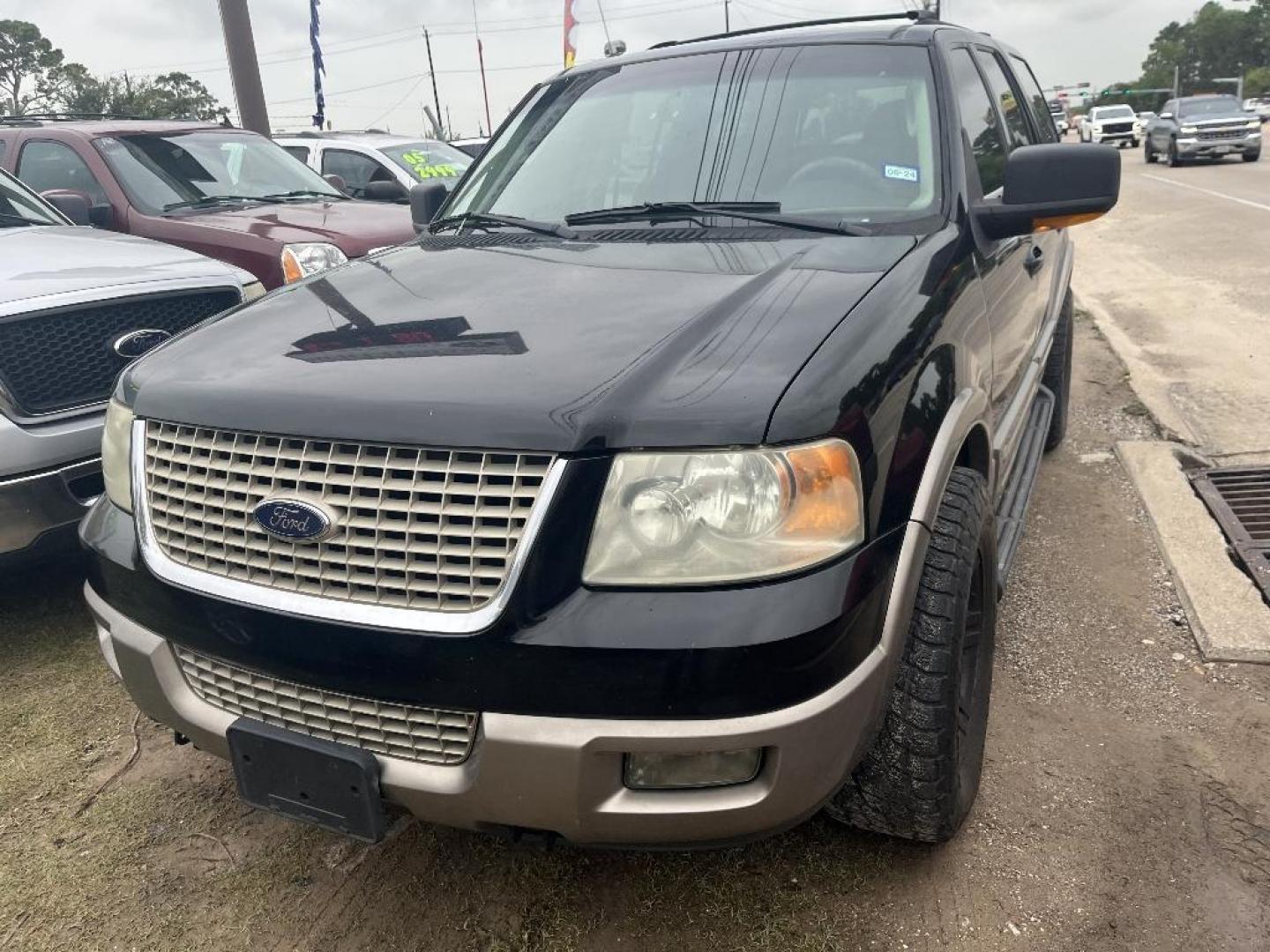 2003 GRAY FORD EXPEDITION Eddie Bauer 5.4L 2WD (1FMRU17L33L) with an 5.4L V8 SOHC 16V engine, AUTOMATIC transmission, located at 2303 West Mt. Houston, Houston, Texas, 77038, (281) 507-3956, 29.771597, -95.339569 - Photo#0