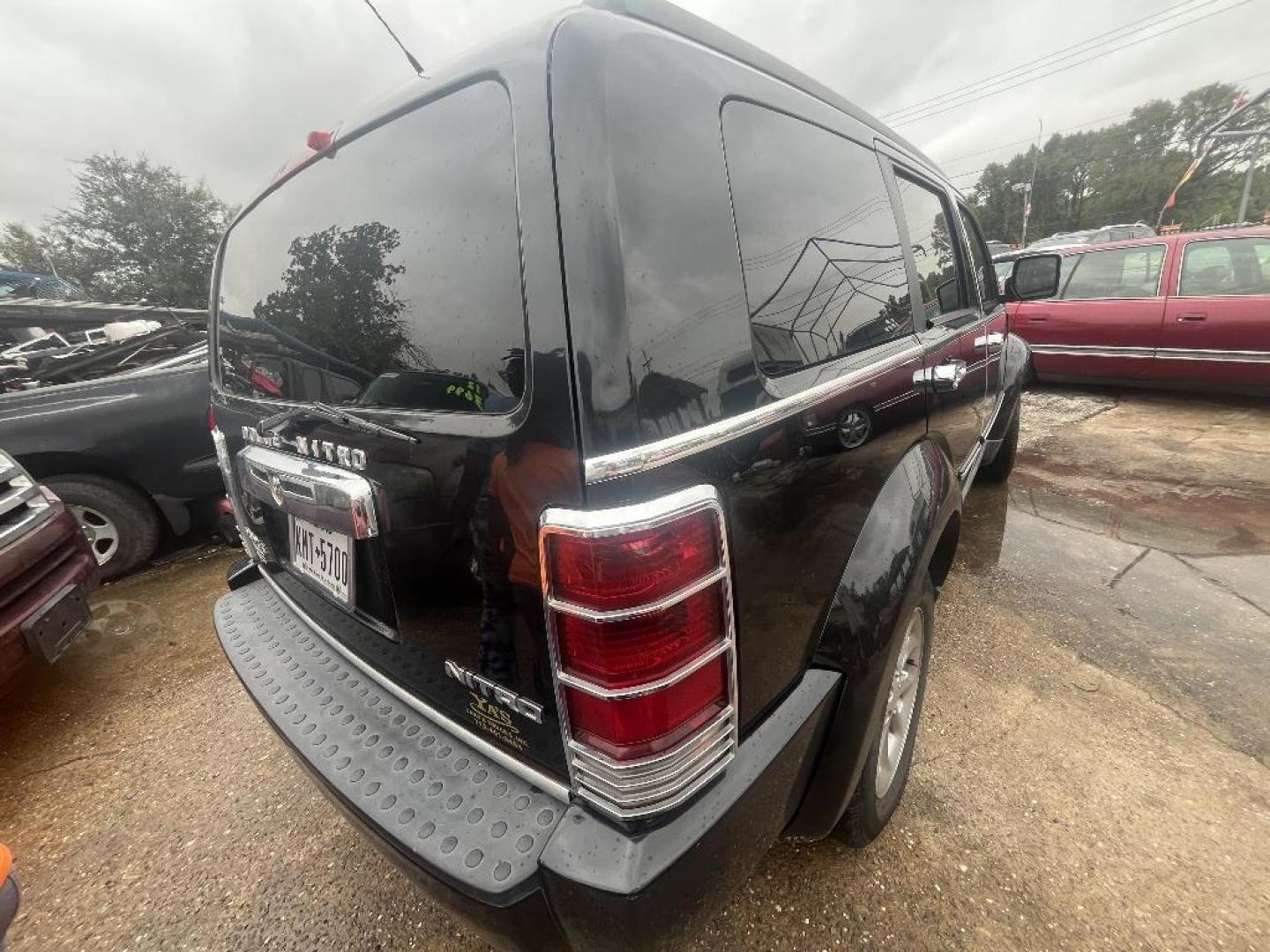 2011 BLACK DODGE NITRO SE 2WD (1D4PT2GK5BW) with an 3.7L V6 SOHC 12V engine, AUTOMATIC transmission, located at 2303 West Mt. Houston, Houston, Texas, 77038, (281) 507-3956, 29.771597, -95.339569 - Photo#1