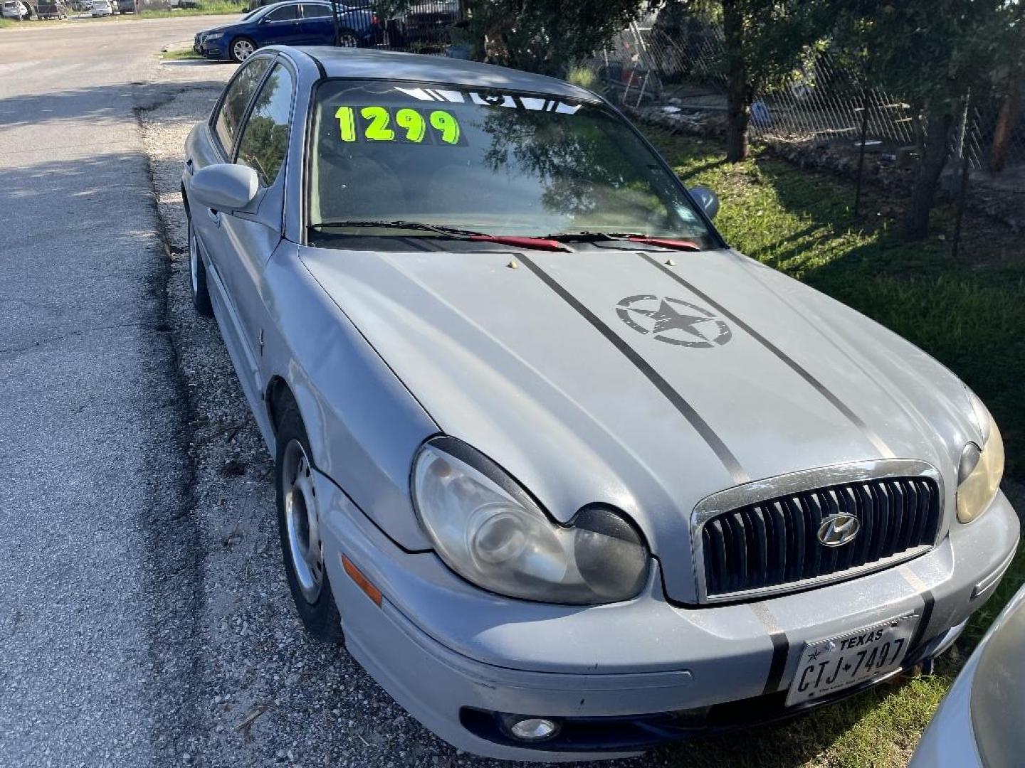 2005 GRAY /GRAY HYUNDAI SONATA Base (KMHWF25H65A) with an 2.7L V6 DOHC 24V engine, AUTOMATIC transmission, located at 2303 West Mt. Houston, Houston, Texas, 77038, (281) 507-3956, 29.771597, -95.339569 - Photo#1