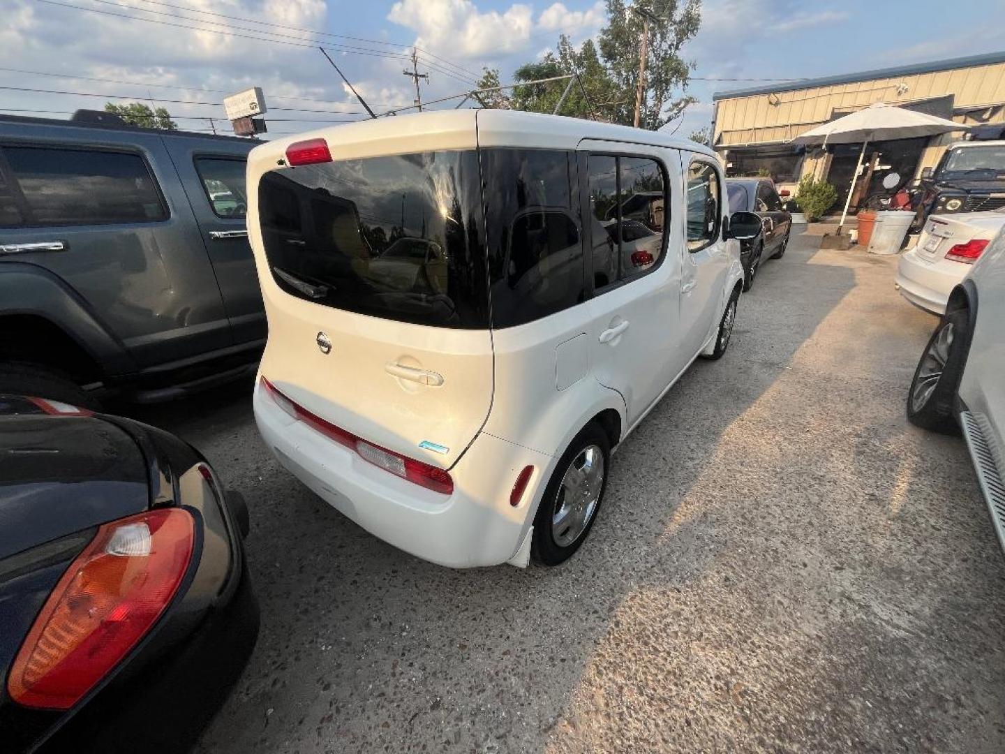 2013 WHITE NISSAN CUBE 1.8 S CVT (JN8AZ2KR5DT) with an 1.8L L4 DOHC 16V engine, CVT transmission, located at 2303 West Mt. Houston, Houston, Texas, 77038, (281) 507-3956, 29.771597, -95.339569 - Photo#5