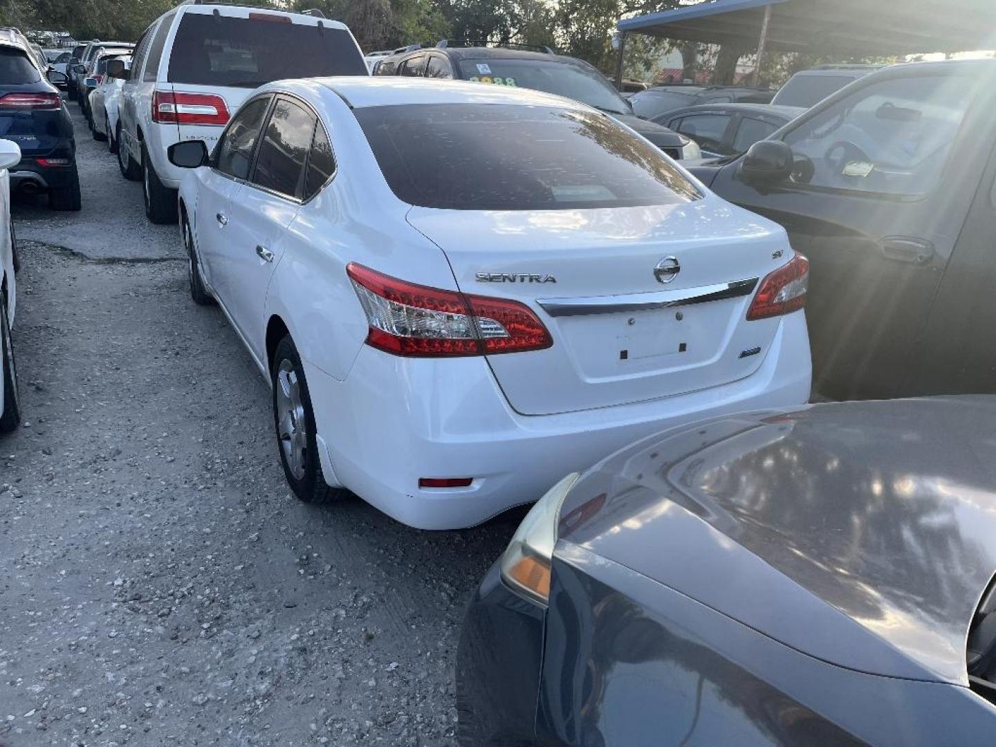 2013 WHITE NISSAN SENTRA S 6MT (3N1AB7APXDL) with an 1.8L L4 SFI DOHC 16V engine, AUTOMATIC transmission, located at 2303 West Mt. Houston, Houston, 77038, (281) 507-3956, 29.771597, -95.339569 - Photo#3