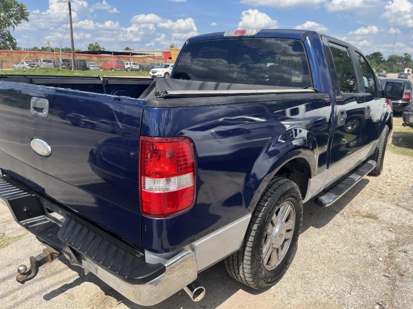 2008 BLUE FORD F-150 Lariat SuperCrew 2WD (1FTPW12V88K) with an 5.4L V8 SOHC 24V FFV engine, AUTOMATIC transmission, located at 2303 West Mt. Houston, Houston, Texas, 77038, (281) 507-3956, 29.771597, -95.339569 - Photo#5