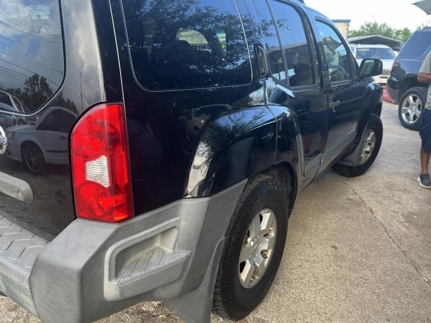 2008 BLACK NISSAN XTERRA OR 4WD (5N1AN08W18C) with an 4.0L V6 DOHC 24V engine, AUTOMATIC transmission, located at 2303 West Mt. Houston, Houston, Texas, 77038, (281) 507-3956, 29.771597, -95.339569 - Photo#4