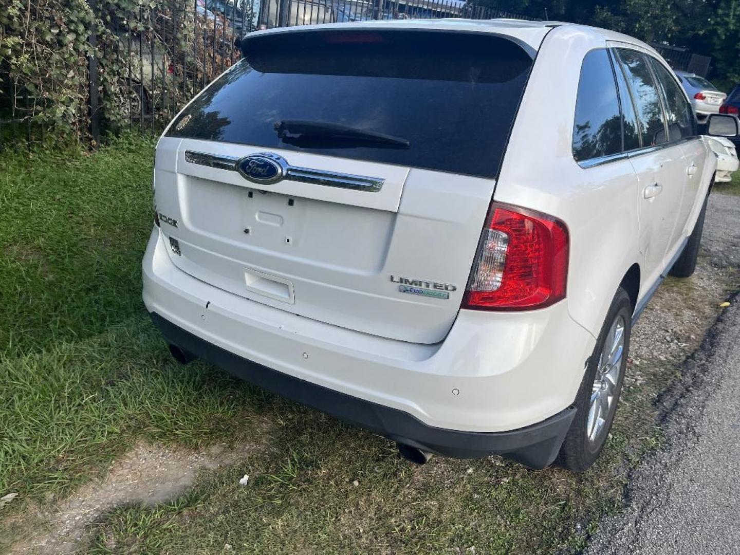 2012 WHITE FORD EDGE Limited FWD (2FMDK3K96CB) with an 2.0L L4 DOHC 16V engine, AUTOMATIC transmission, located at 2303 West Mt. Houston, Houston, Texas, 77038, (281) 507-3956, 29.771597, -95.339569 - Photo#1