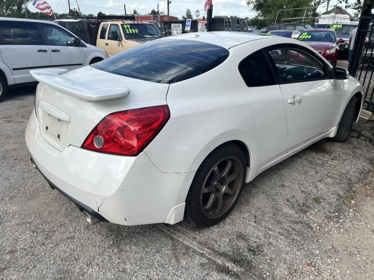 2008 WHITE NISSAN ALTIMA 3.5 SE Coupe (1N4BL24E58C) with an 3.5L V6 DOHC 24V engine, AUTOMATIC transmission, located at 2303 West Mt. Houston, Houston, Texas, 77038, (281) 507-3956, 29.771597, -95.339569 - Photo#8