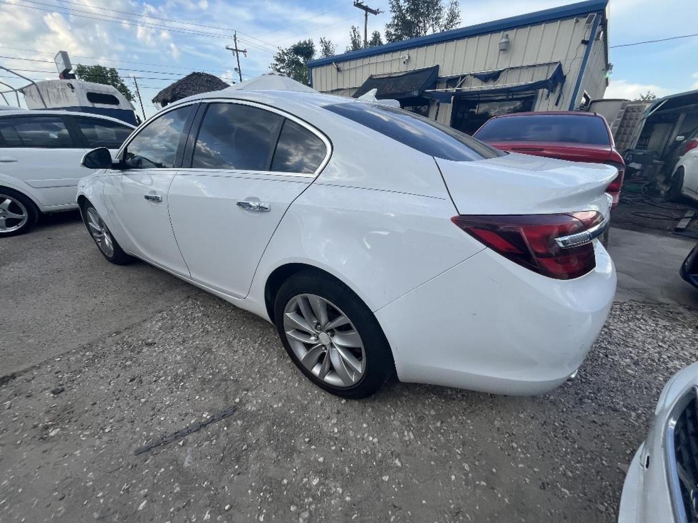 2014 WHITE BUICK REGAL Premium 1 (2G4GN5EX6E9) with an 2.0L L4 DOHC 16V TURBO engine, AUTOMATIC transmission, located at 2303 West Mt. Houston, Houston, Texas, 77038, (281) 507-3956, 29.771597, -95.339569 - Photo#4