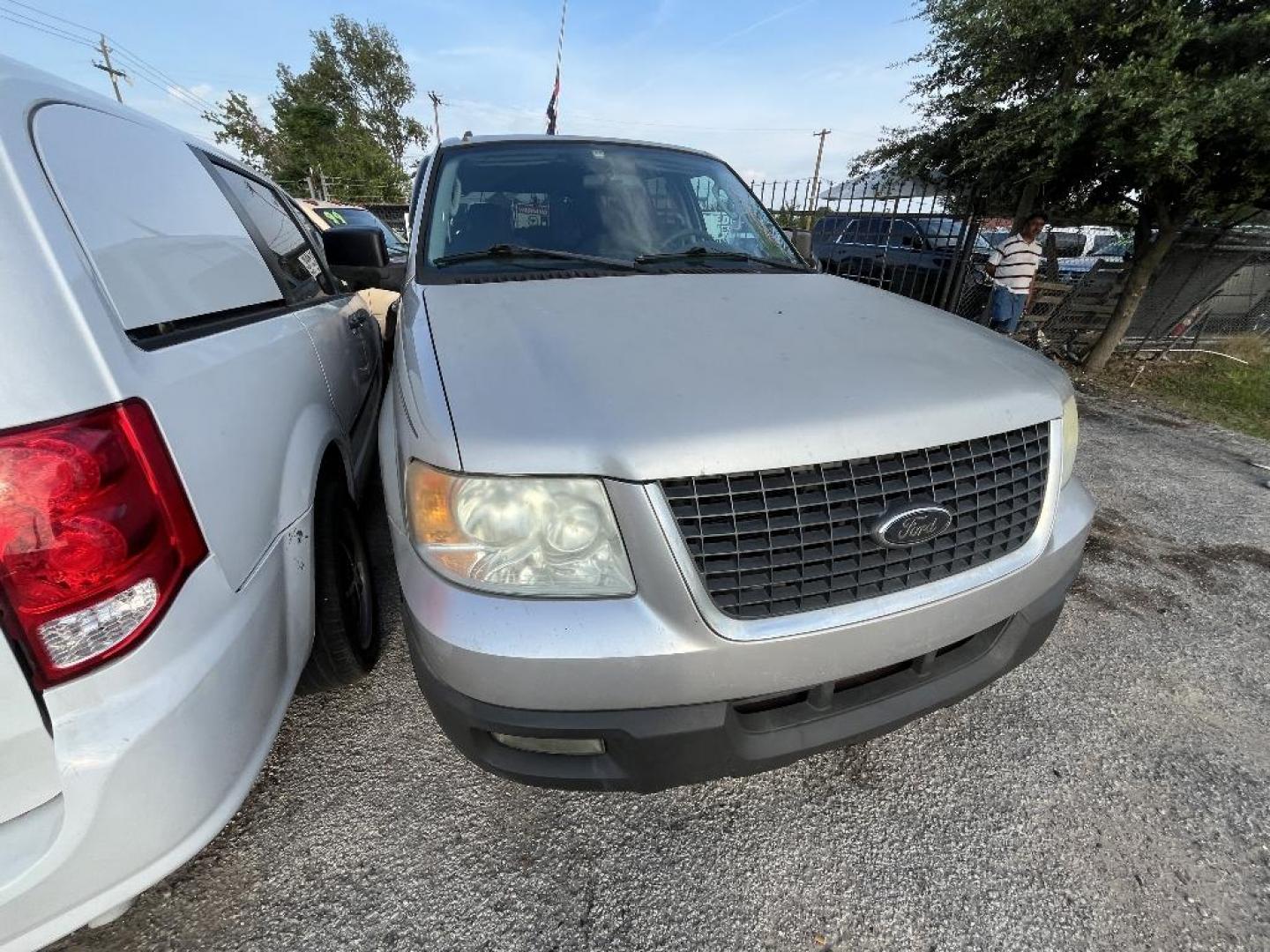 2006 GRAY FORD EXPEDITION XLT 2WD (1FMPU15506L) with an 5.4L V8 SOHC 16V engine, AUTOMATIC transmission, located at 2303 West Mt. Houston, Houston, Texas, 77038, (281) 507-3956, 29.771597, -95.339569 - Photo#1