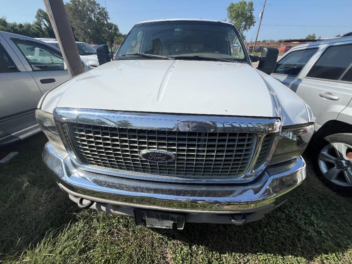 2001 WHITE FORD EXCURSION Limited 2WD (1FMNU42S31E) with an 6.8L V10 SOHC 20V engine, AUTOMATIC transmission, located at 2303 West Mt. Houston, Houston, Texas, 77038, (281) 507-3956, 29.771597, -95.339569 - Photo#10