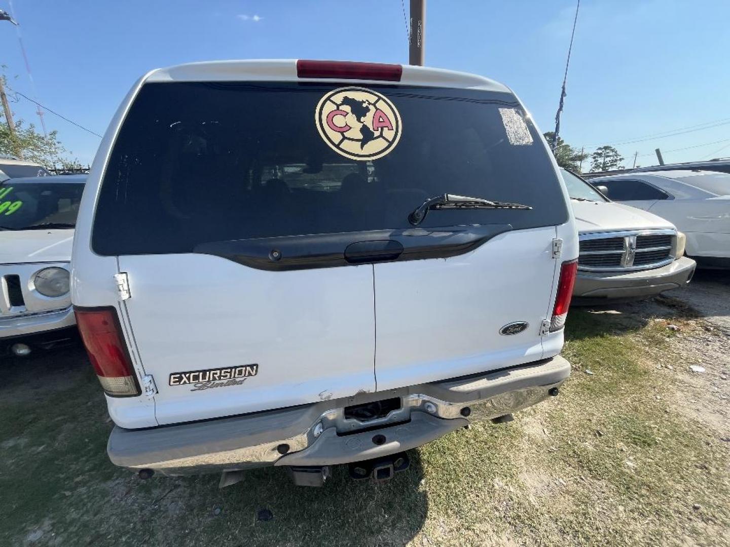 2001 WHITE FORD EXCURSION Limited 2WD (1FMNU42S31E) with an 6.8L V10 SOHC 20V engine, AUTOMATIC transmission, located at 2303 West Mt. Houston, Houston, Texas, 77038, (281) 507-3956, 29.771597, -95.339569 - Photo#11