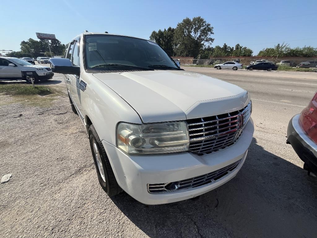 photo of 2007 LINCOLN NAVIGATOR SUV 4-DR