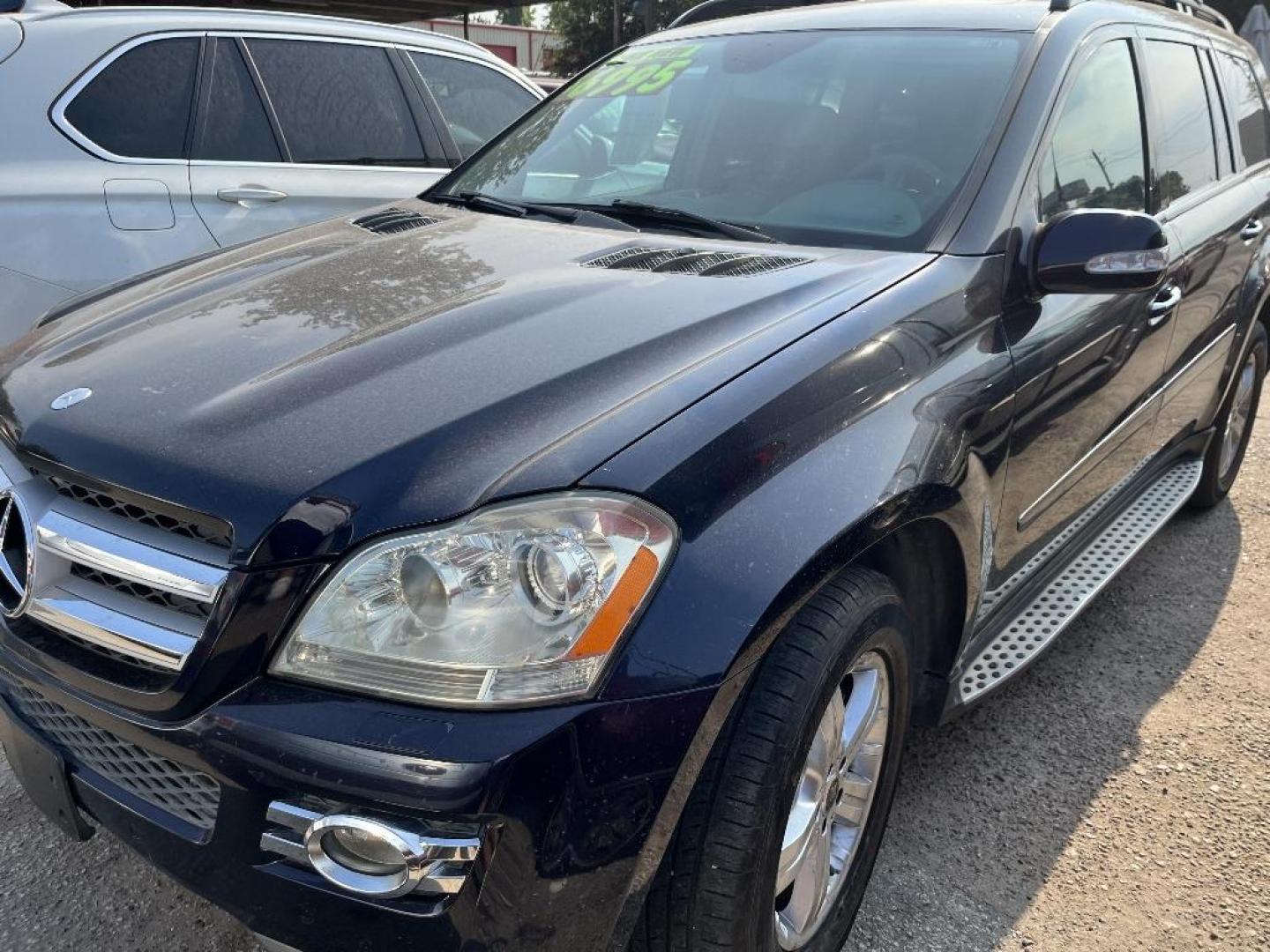 2007 BLUE MERCEDES-BENZ GL-CLASS GL450 (4JGBF71E87A) with an 4.7L V8 DOHC 32V engine, AUTOMATIC transmission, located at 2303 West Mt. Houston, Houston, Texas, 77038, (281) 507-3956, 29.771597, -95.339569 - Photo#4