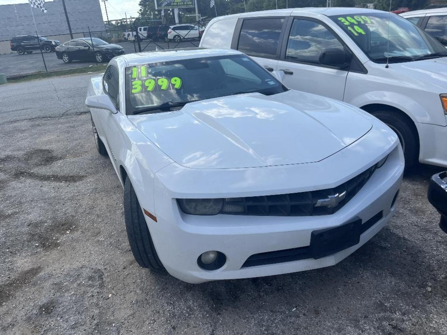 2011 WHITE CHEVROLET CAMARO 2LT Coupe (2G1FC1ED0B9) with an 3.6L V6 DOHC 24V engine, AUTOMATIC transmission, located at 2303 West Mt. Houston, Houston, Texas, 77038, (281) 507-3956, 29.771597, -95.339569 - Photo#0