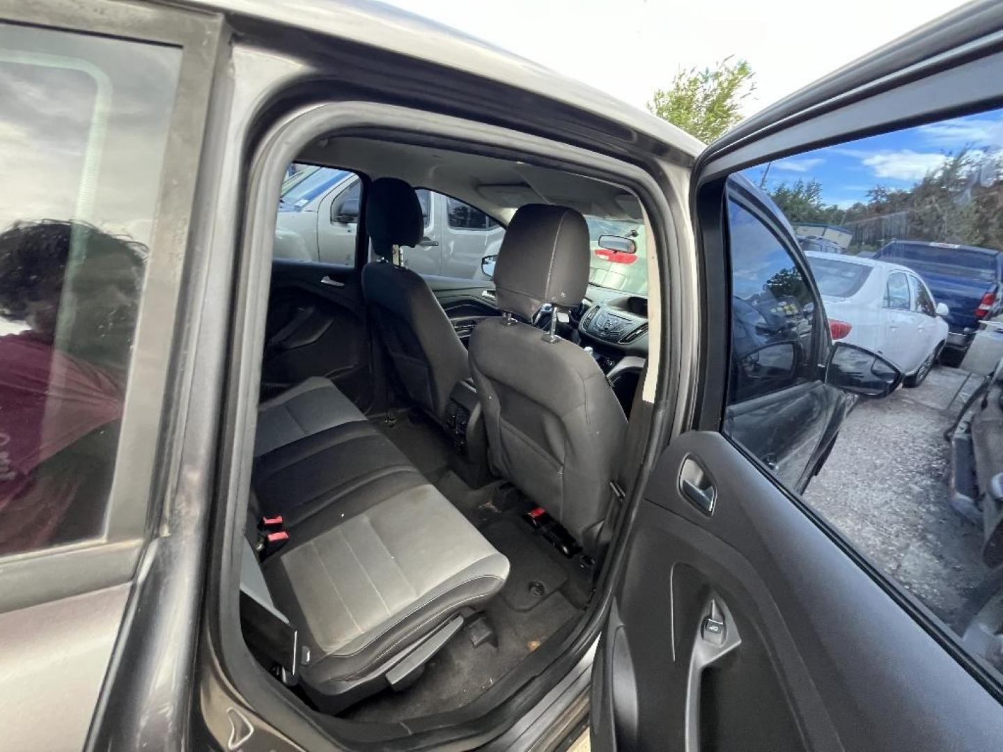 2014 GRAY FORD C-MAX HYBRID SE (1FADP5AU7EL) with an 2.0L L4 DOHC 16V HYBRID engine, AUTOMATIC transmission, located at 2303 West Mt. Houston, Houston, Texas, 77038, (281) 507-3956, 29.771597, -95.339569 - Photo#4