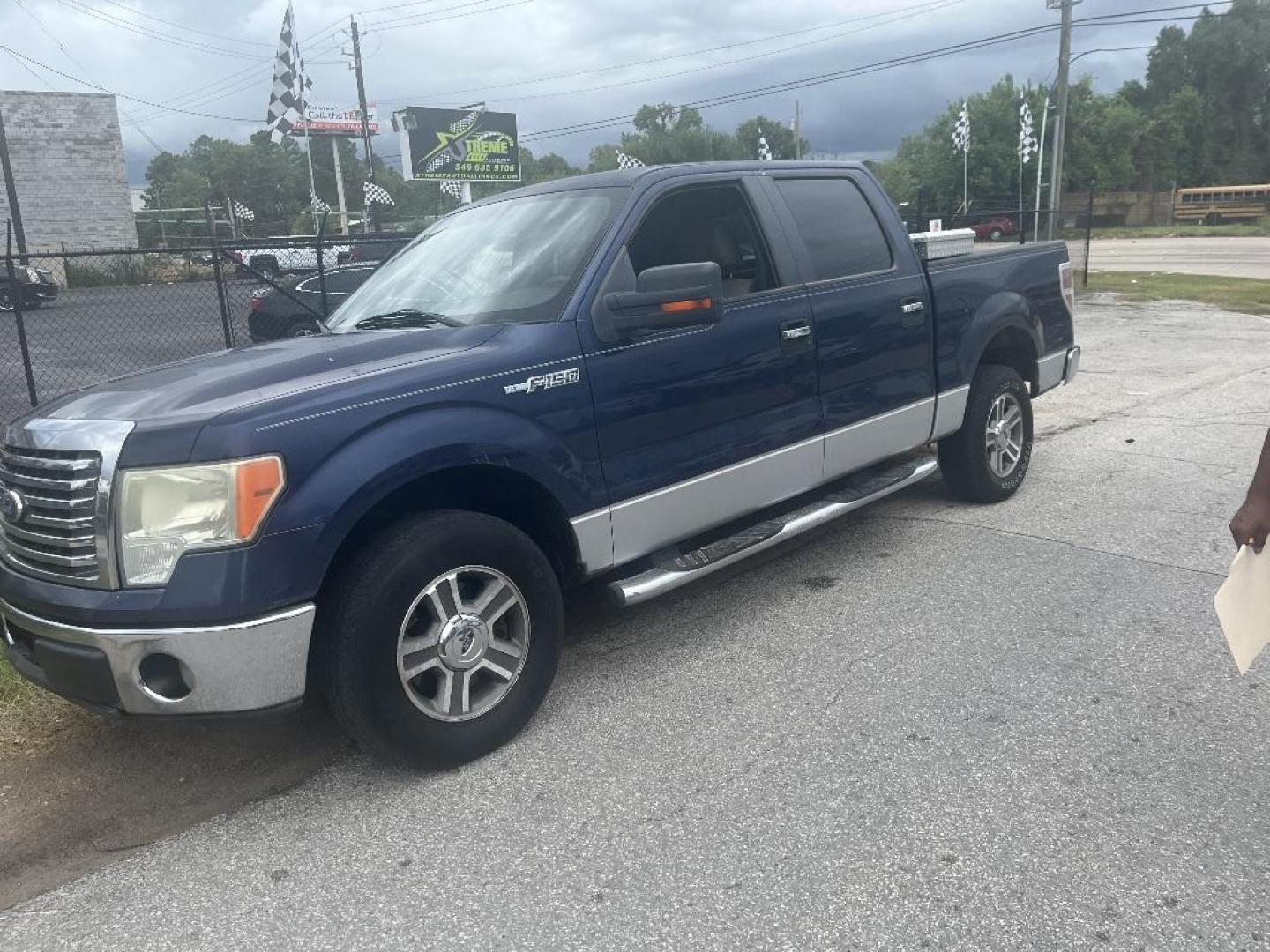 2010 BLUE FORD F-150 Lariat SuperCrew 5.5-ft. Bed 2WD (1FTEW1C84AK) with an 4.6L V8 SOHC 24V engine, AUTOMATIC transmission, located at 2303 West Mt. Houston, Houston, Texas, 77038, (281) 507-3956, 29.771597, -95.339569 - Photo#0