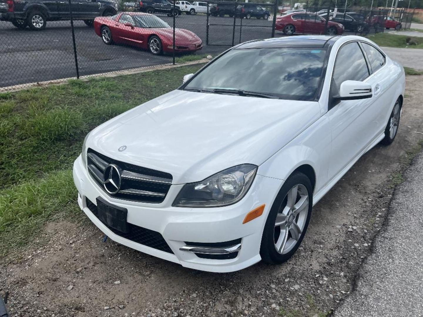 2015 WHITE MERCEDES-BENZ C-CLASS C250 Coupe (WDDGJ4HB7FG) with an 1.8L L4 DOHC 16V engine, AUTOMATIC transmission, located at 2303 West Mt. Houston, Houston, Texas, 77038, (281) 507-3956, 29.771597, -95.339569 - Photo#5