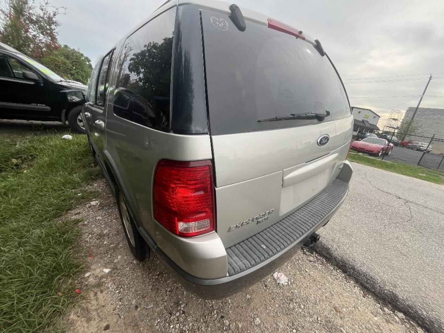 2005 BROWN FORD EXPLORER XLT 4.0L 4WD (1FMDU73K25Z) with an 4.0L V6 SOHC 12V FFV engine, AUTOMATIC transmission, located at 2303 West Mt. Houston, Houston, Texas, 77038, (281) 507-3956, 29.771597, -95.339569 - Photo#6