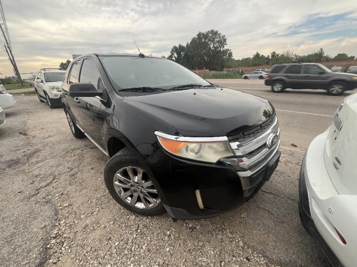 2011 BLACK FORD EDGE Limited FWD (2FMDK3KC1BB) with an 3.5L V6 DOHC 24V engine, AUTOMATIC transmission, located at 2303 West Mt. Houston, Houston, Texas, 77038, (281) 507-3956, 29.771597, -95.339569 - Photo#6