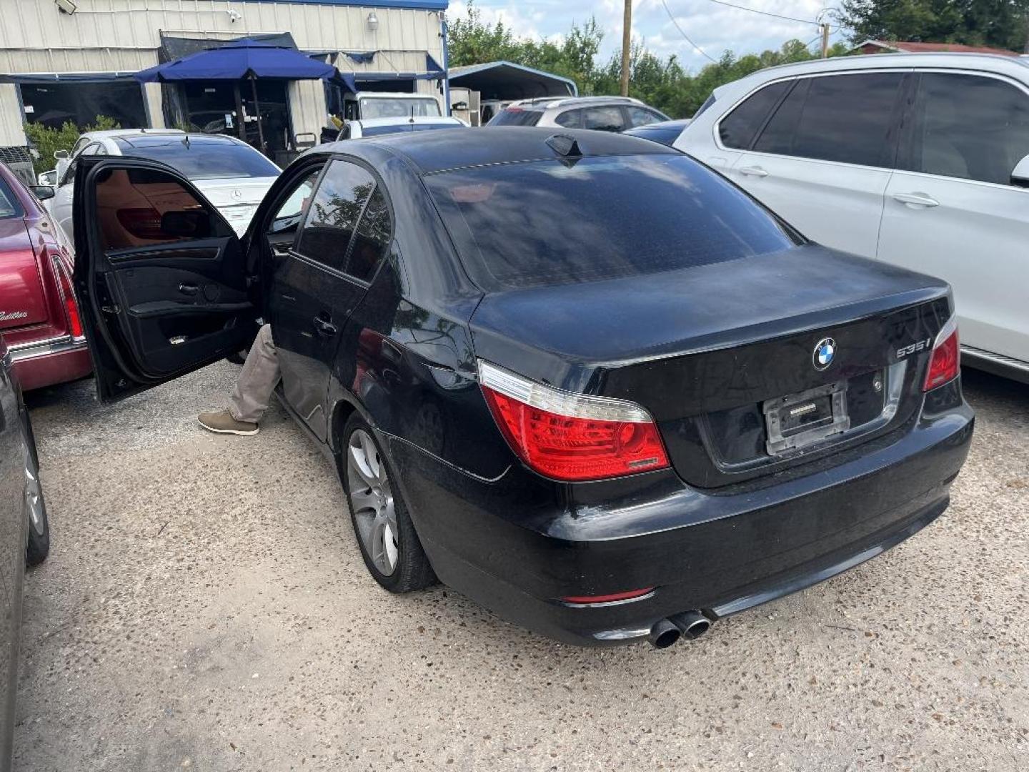 2010 BLACK BMW 5-SERIES 535i (WBANW1C52AC) with an 3.0L L6 DOHC 24V engine, AUTOMATIC transmission, located at 2303 West Mt. Houston, Houston, Texas, 77038, (281) 507-3956, 29.771597, -95.339569 - Photo#3