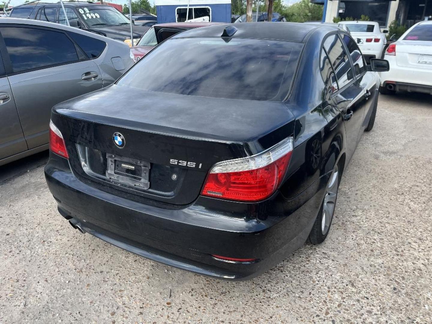 2010 BLACK BMW 5-SERIES 535i (WBANW1C52AC) with an 3.0L L6 DOHC 24V engine, AUTOMATIC transmission, located at 2303 West Mt. Houston, Houston, Texas, 77038, (281) 507-3956, 29.771597, -95.339569 - Photo#4